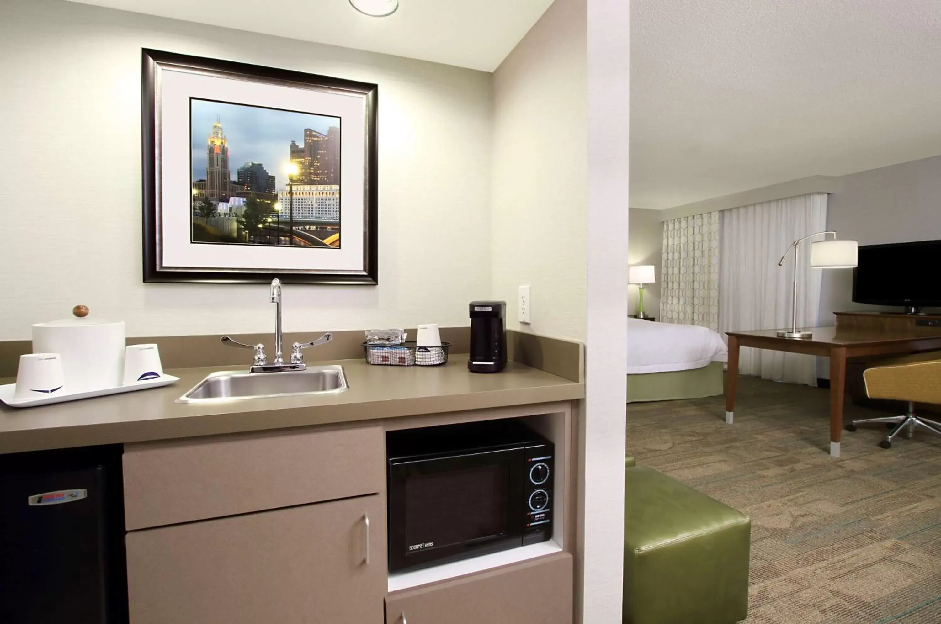 Kitchen or kitchenette, Kitchen/Kitchenette in Hampton Inn & Suites Columbus Hilliard