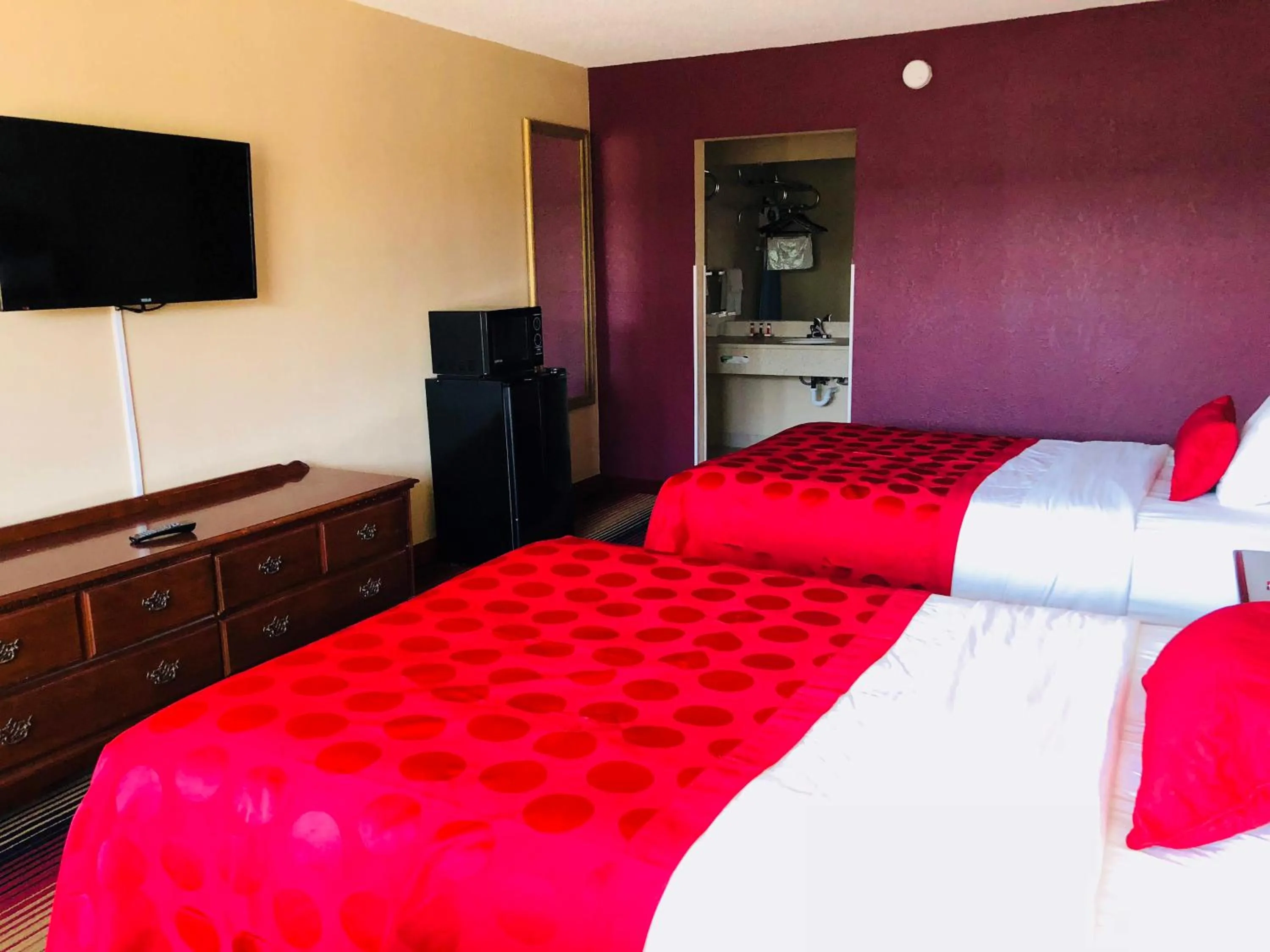 Bed in FairBridge Inn Express Perry