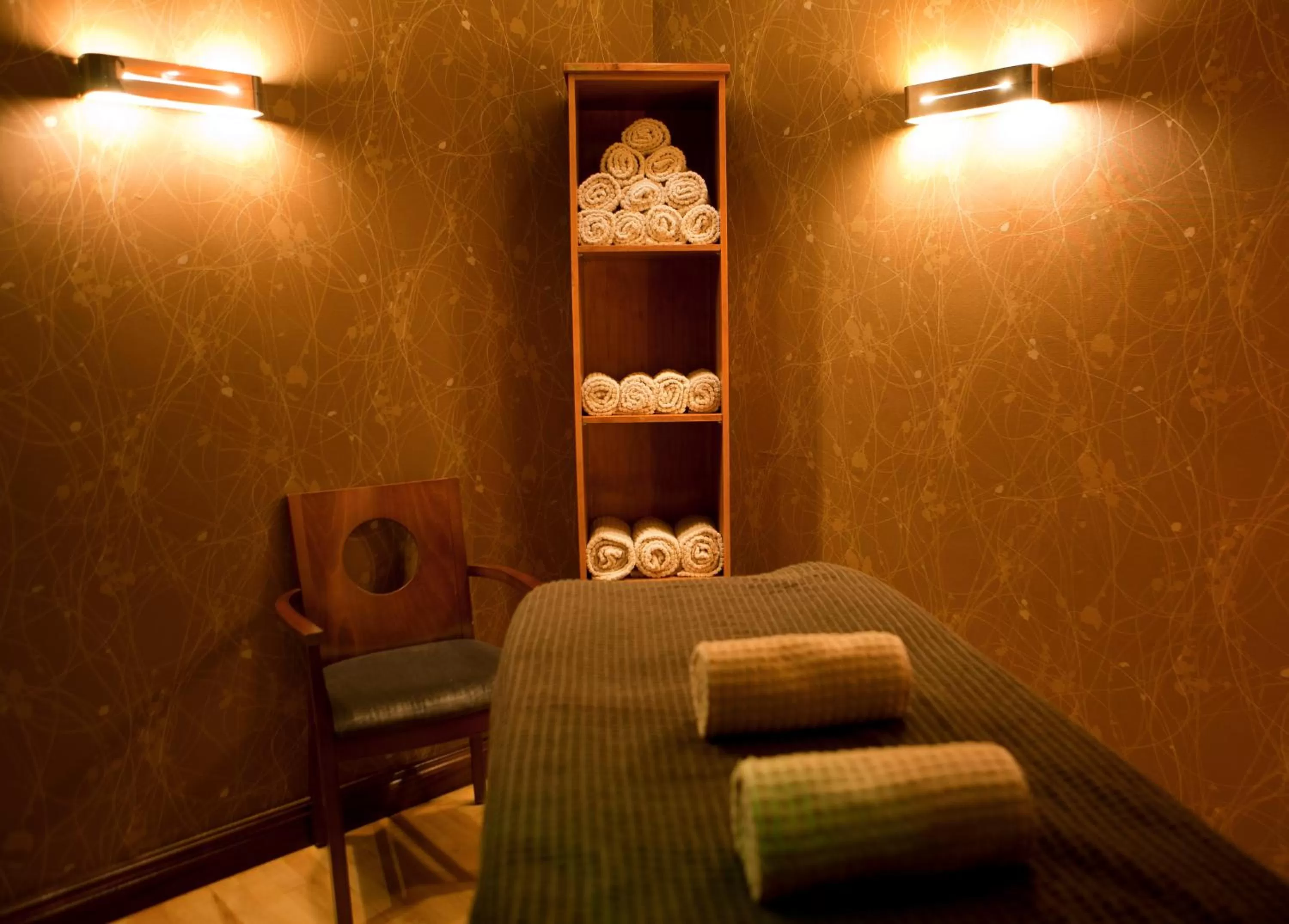 Spa and wellness centre/facilities in Canal Court