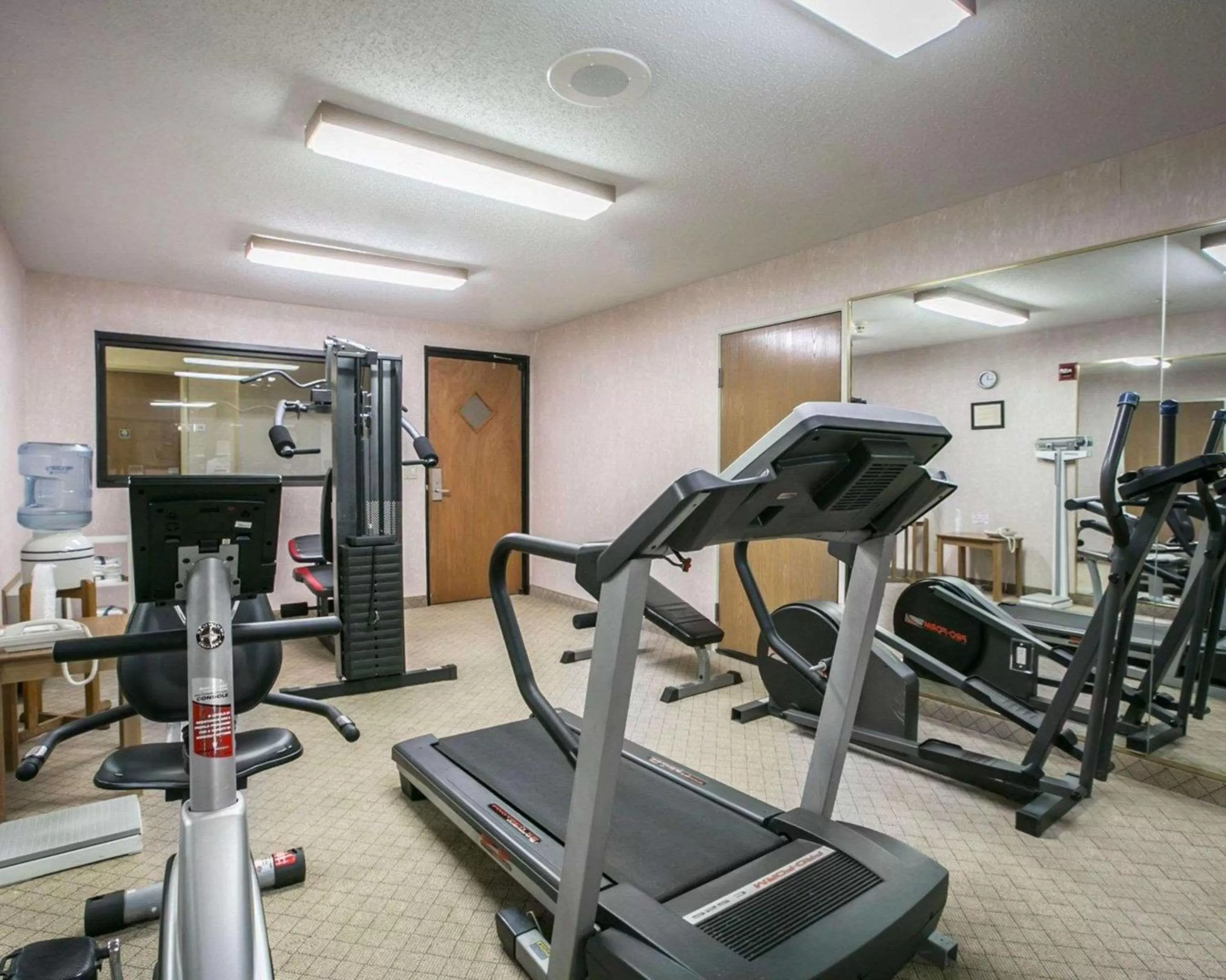 Fitness centre/facilities in Quality Inn & Suites Woodstock near Lake Geneva