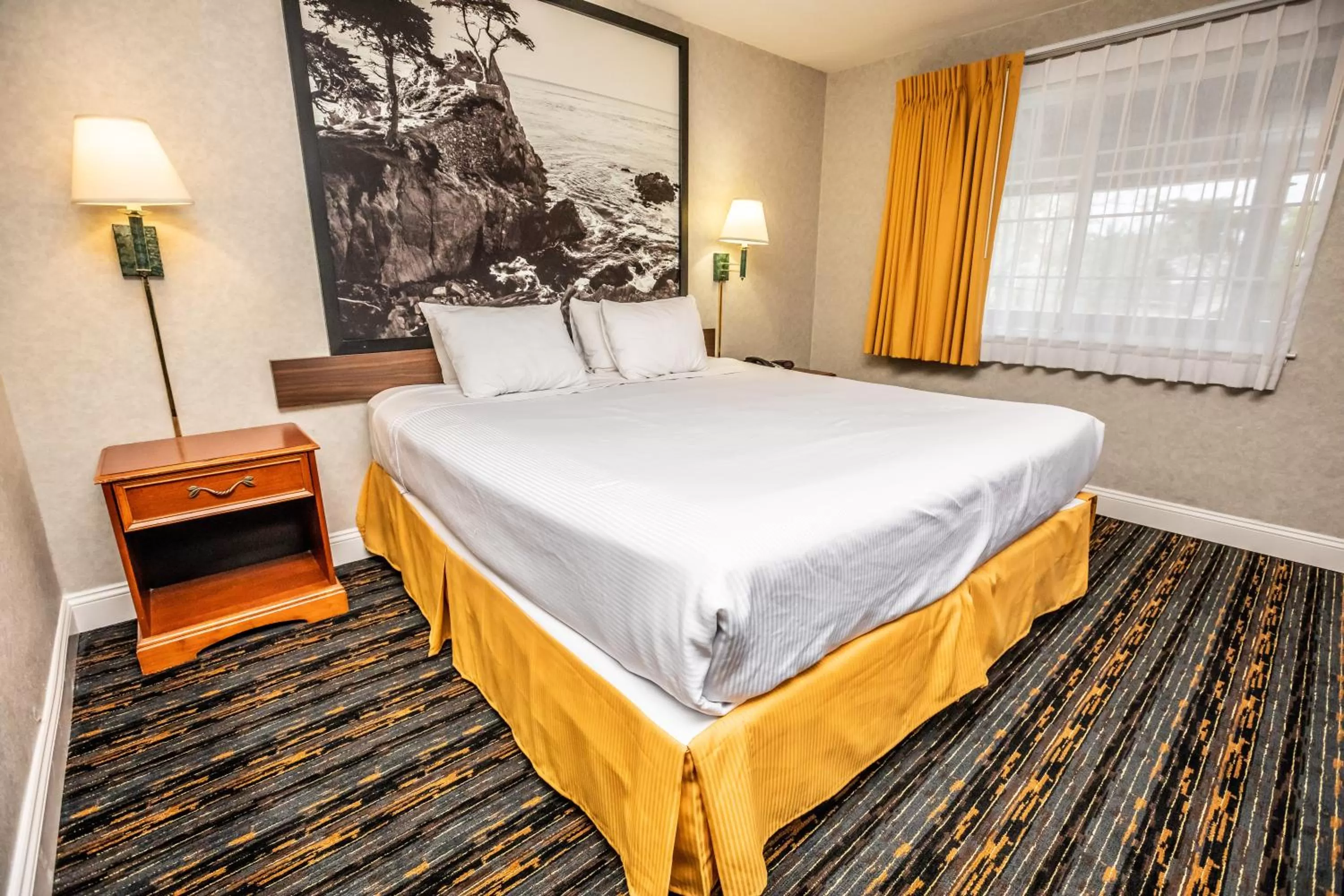 Photo of the whole room, Bed in Pelican Inn