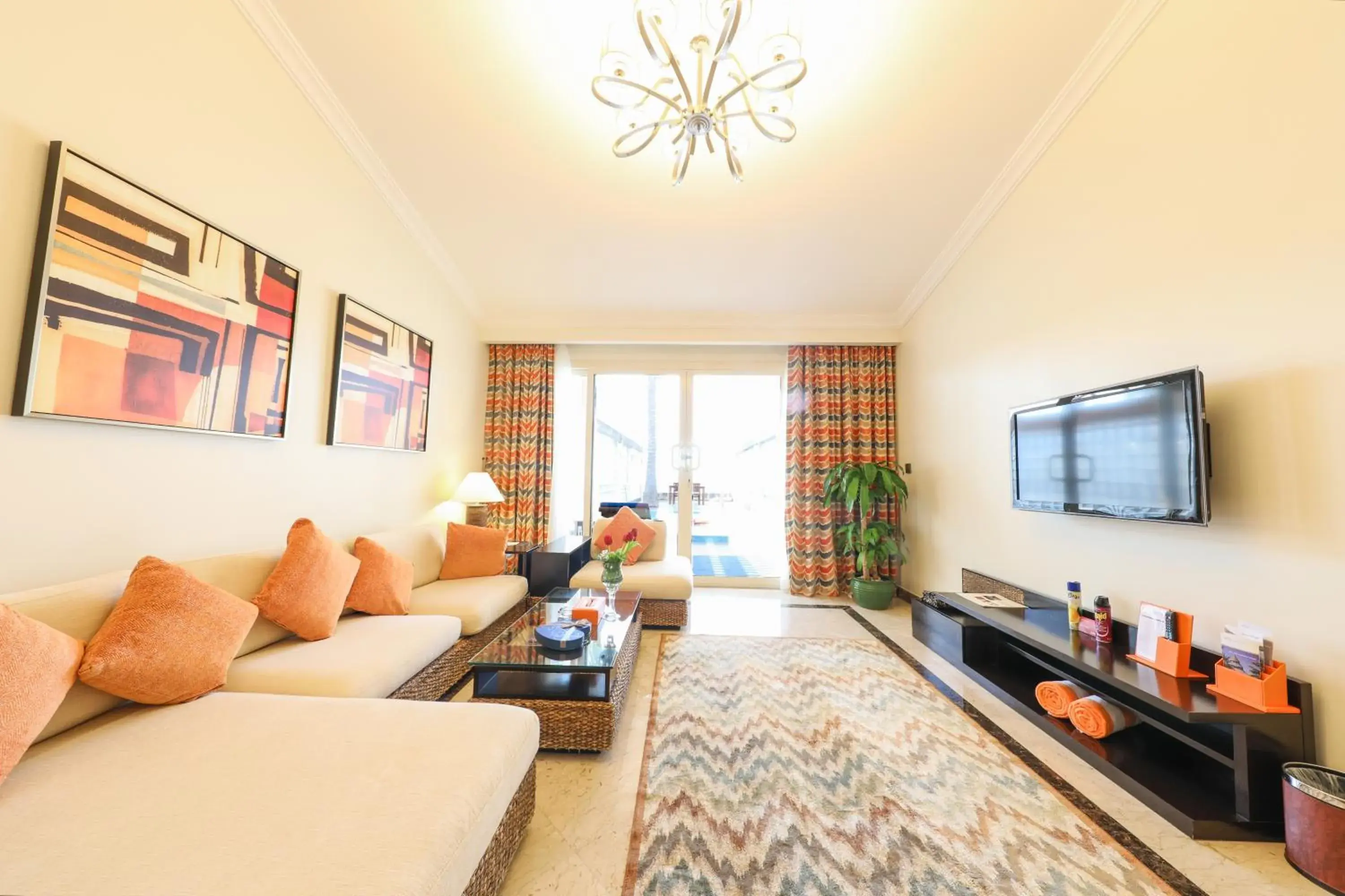 Living room, Seating Area in Movenpick Resort Al Nawras Jeddah - Family Resort