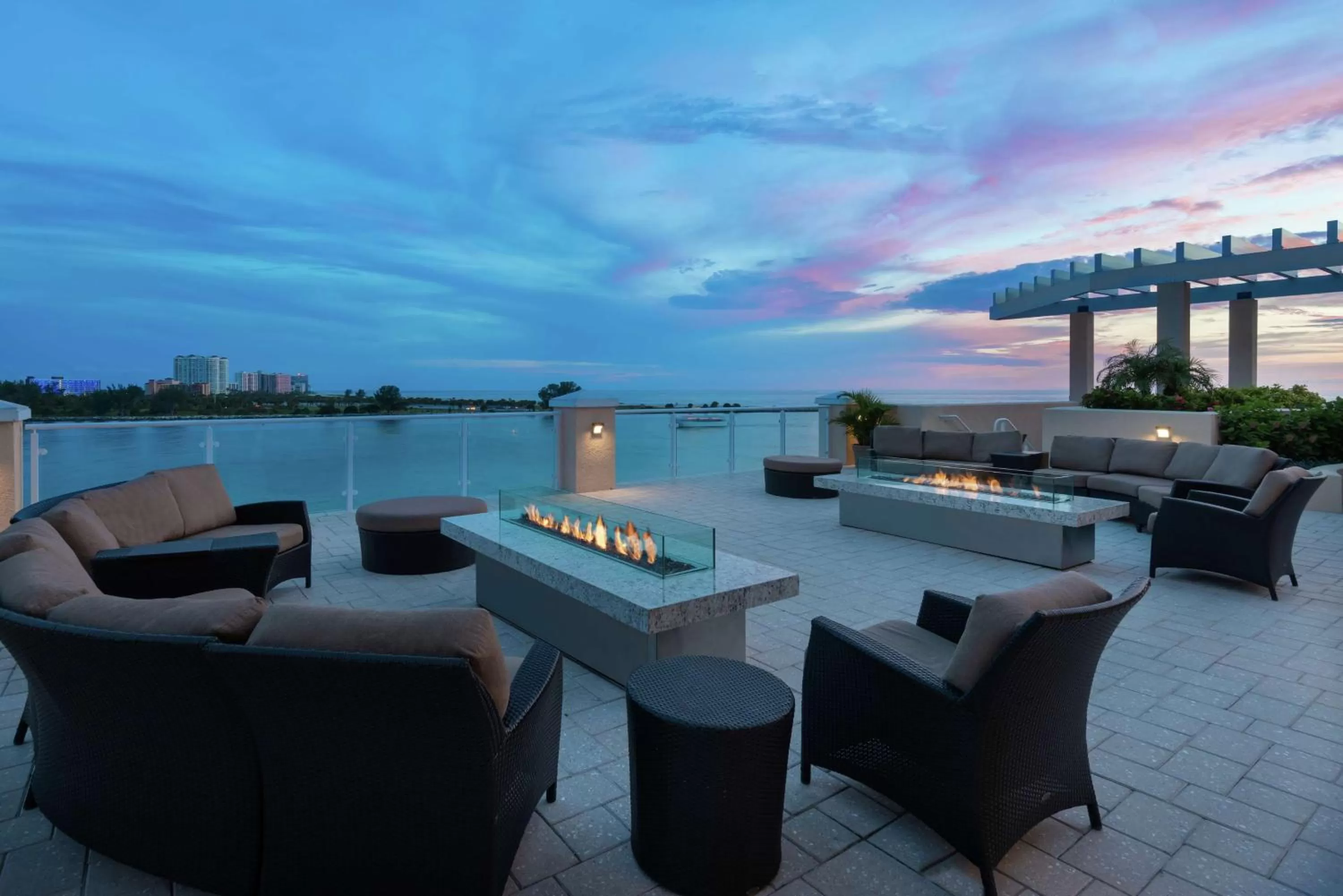 Lounge or bar in Hampton Inn and Suites Clearwater Beach