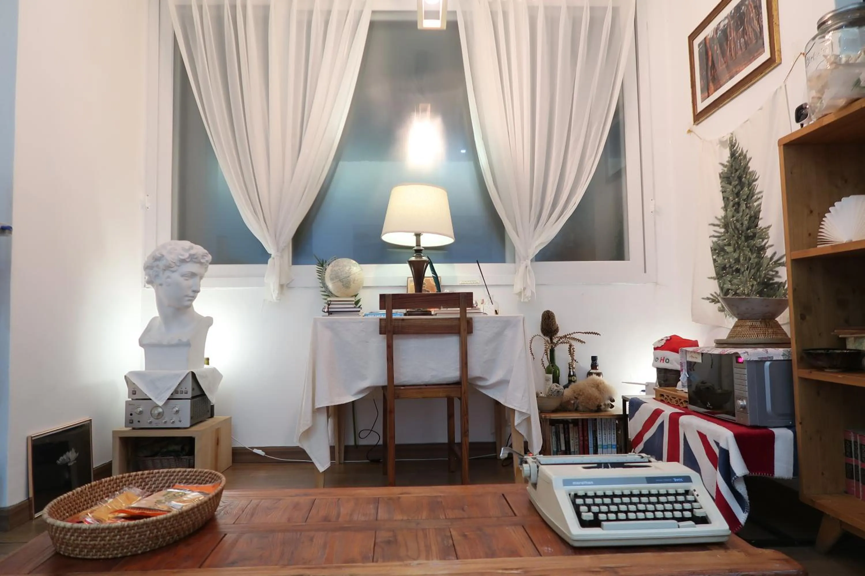 Library in Andong Poong-gyung HOSTEL n LIBRARY