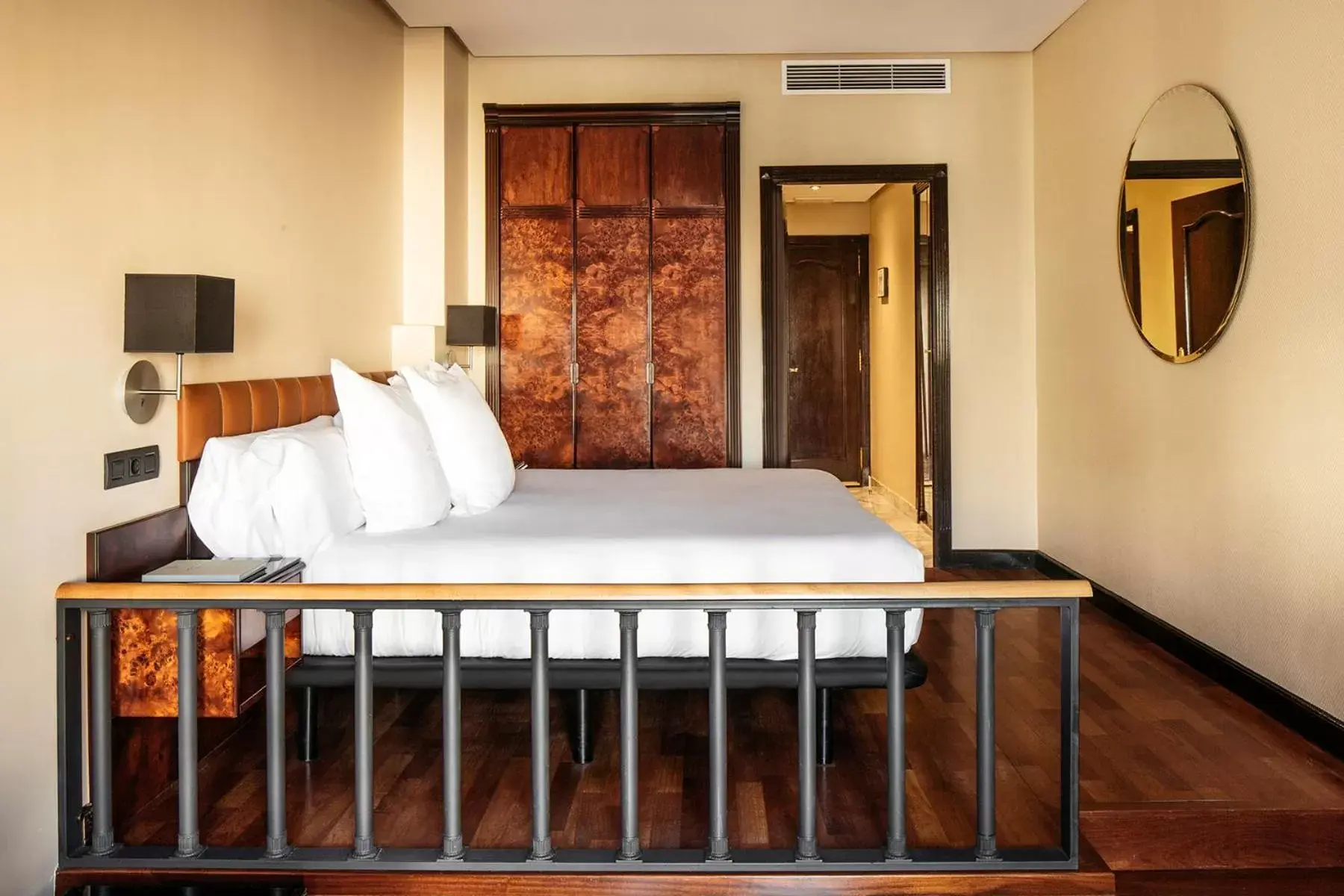 Bed in Hotel Villa Real, a member of Preferred Hotels & Resorts