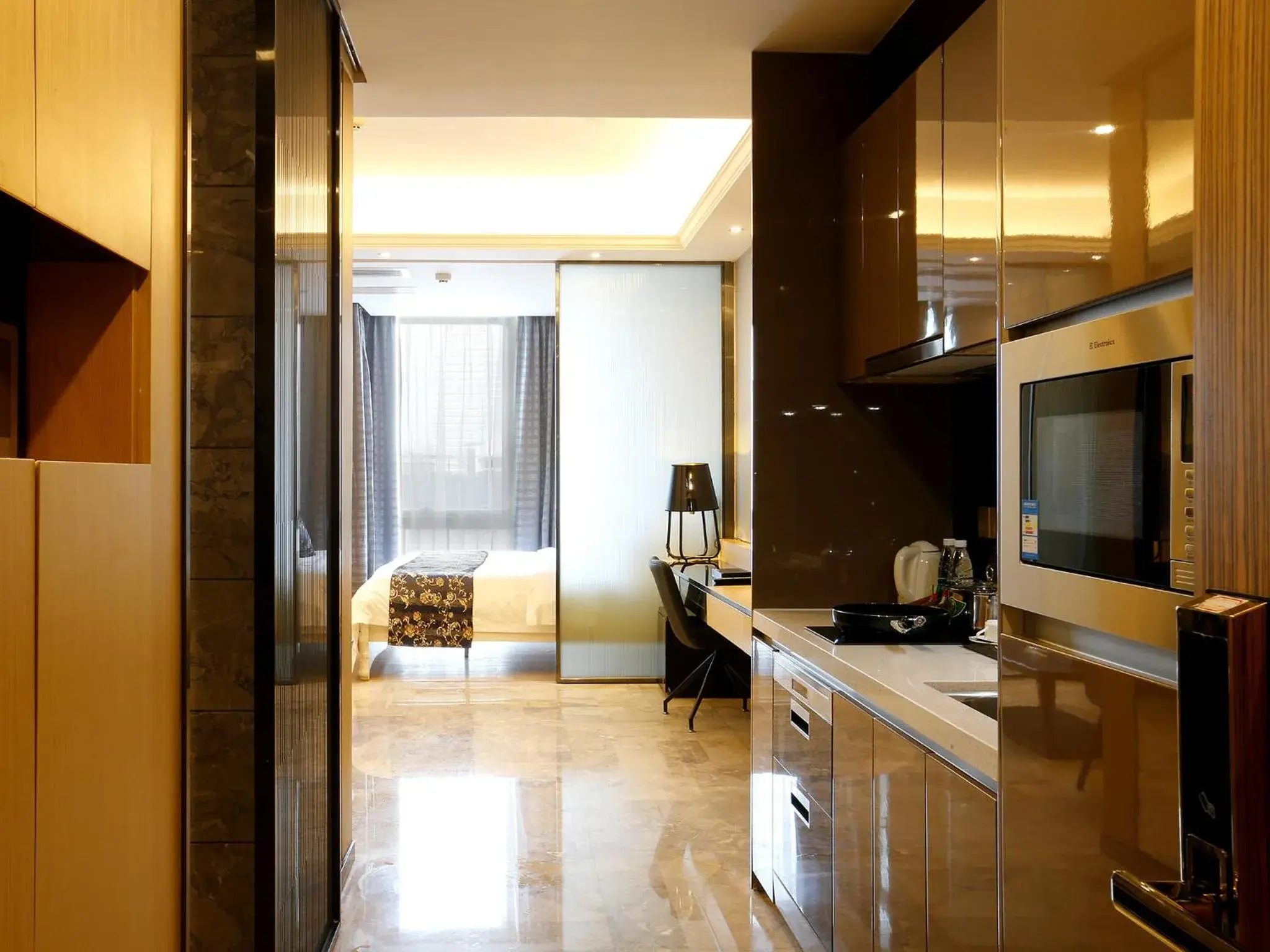 Bedroom, Kitchen/Kitchenette in Pengman Beijing Rd. A-mall Apartment