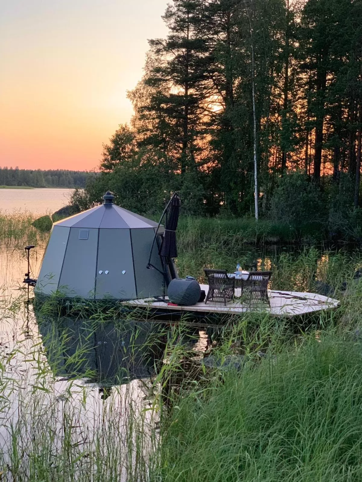 Property building in Peace & Quiet Hotel