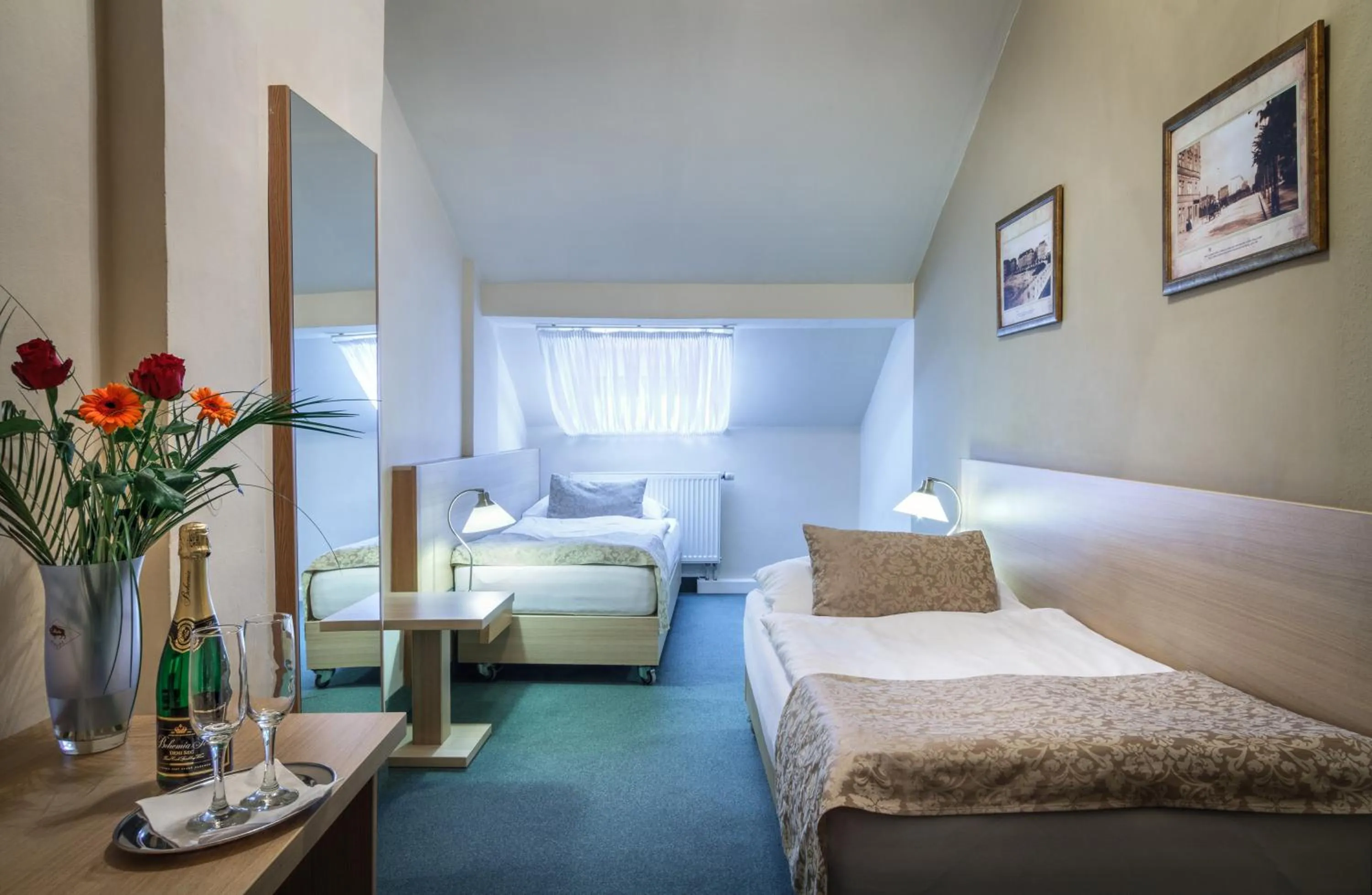 Bedroom, Bed in Hotel Taurus