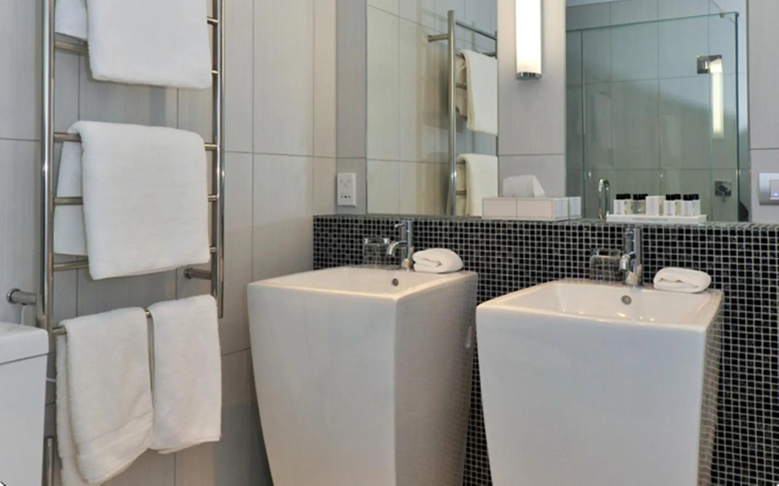 Bathroom in Black Swan Lakeside Lodge Boutique Hotel