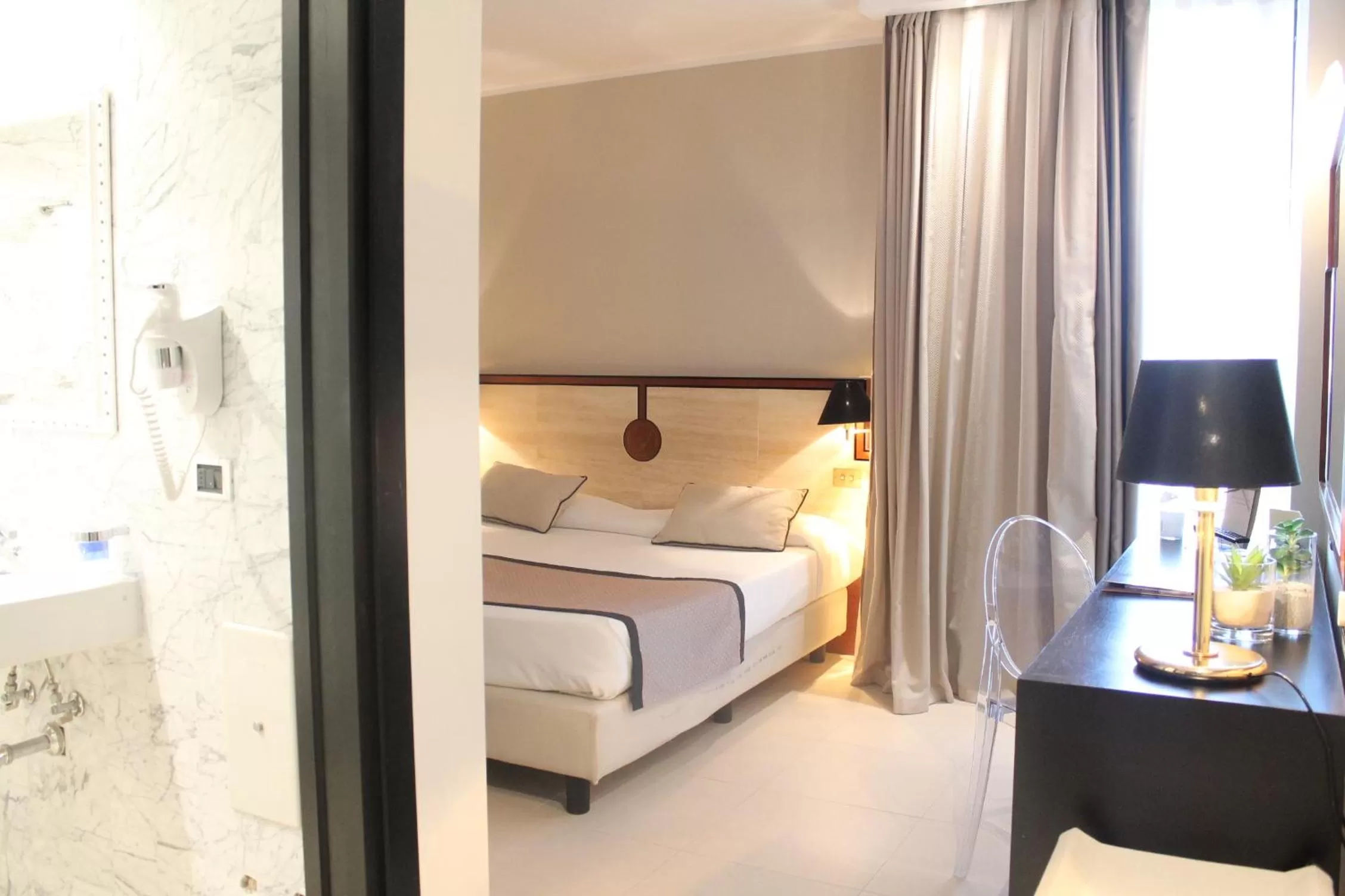 Photo of the whole room, Bed in Mec Paestum Hotel