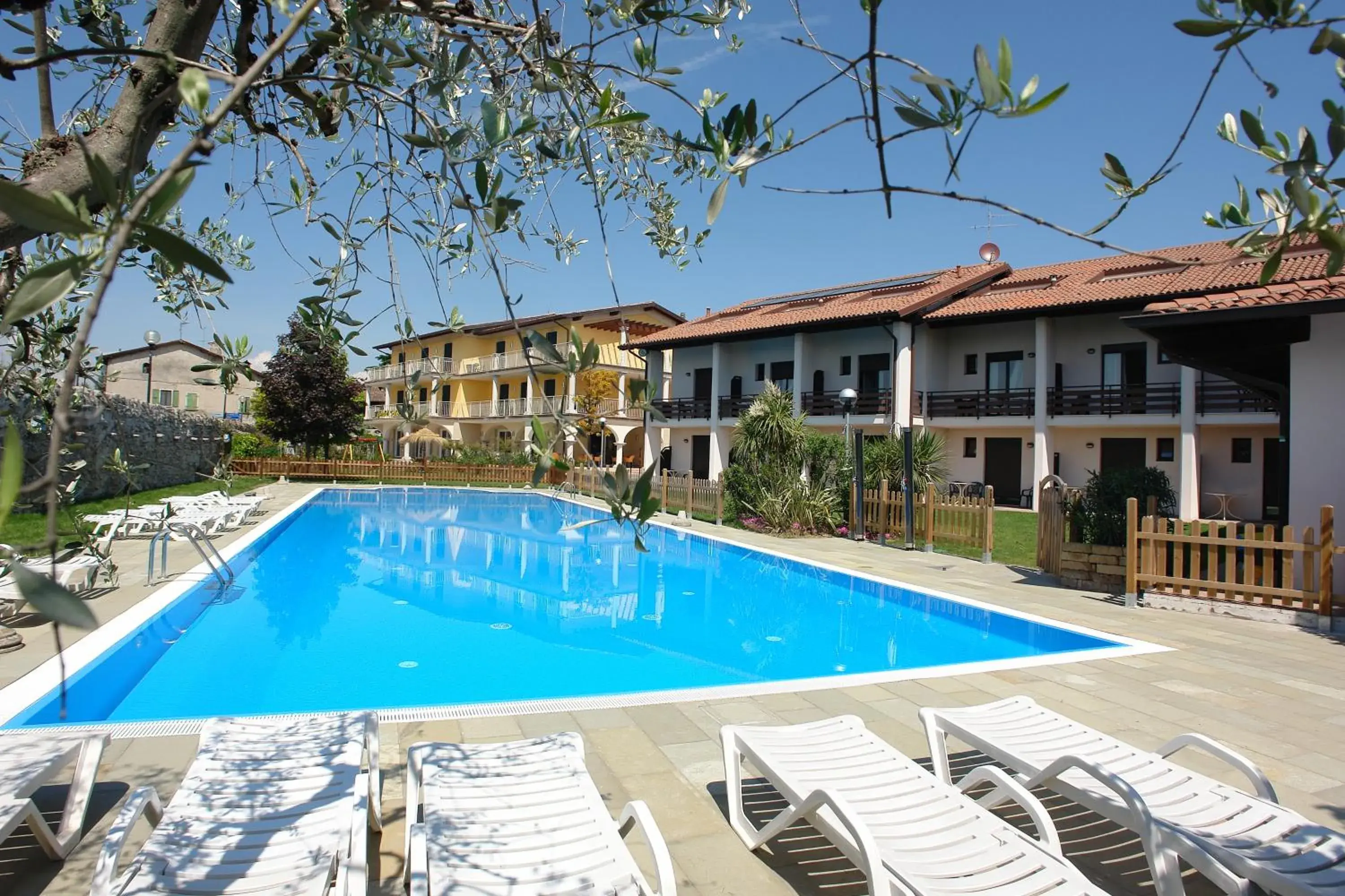 Property building, Swimming Pool in Hotel Splendid Sole