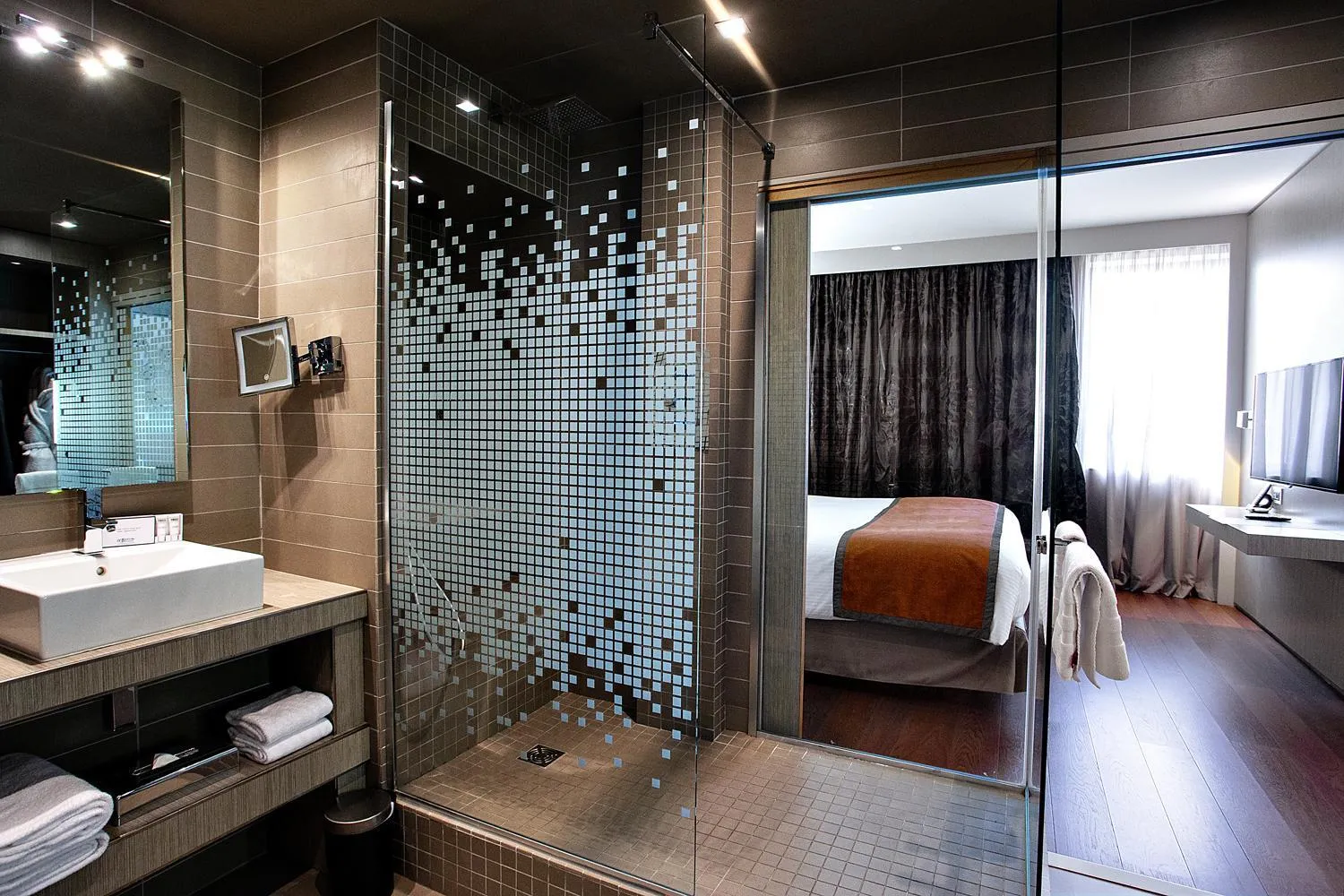 Deluxe King Suite in Pullman Toulouse Centre Ramblas