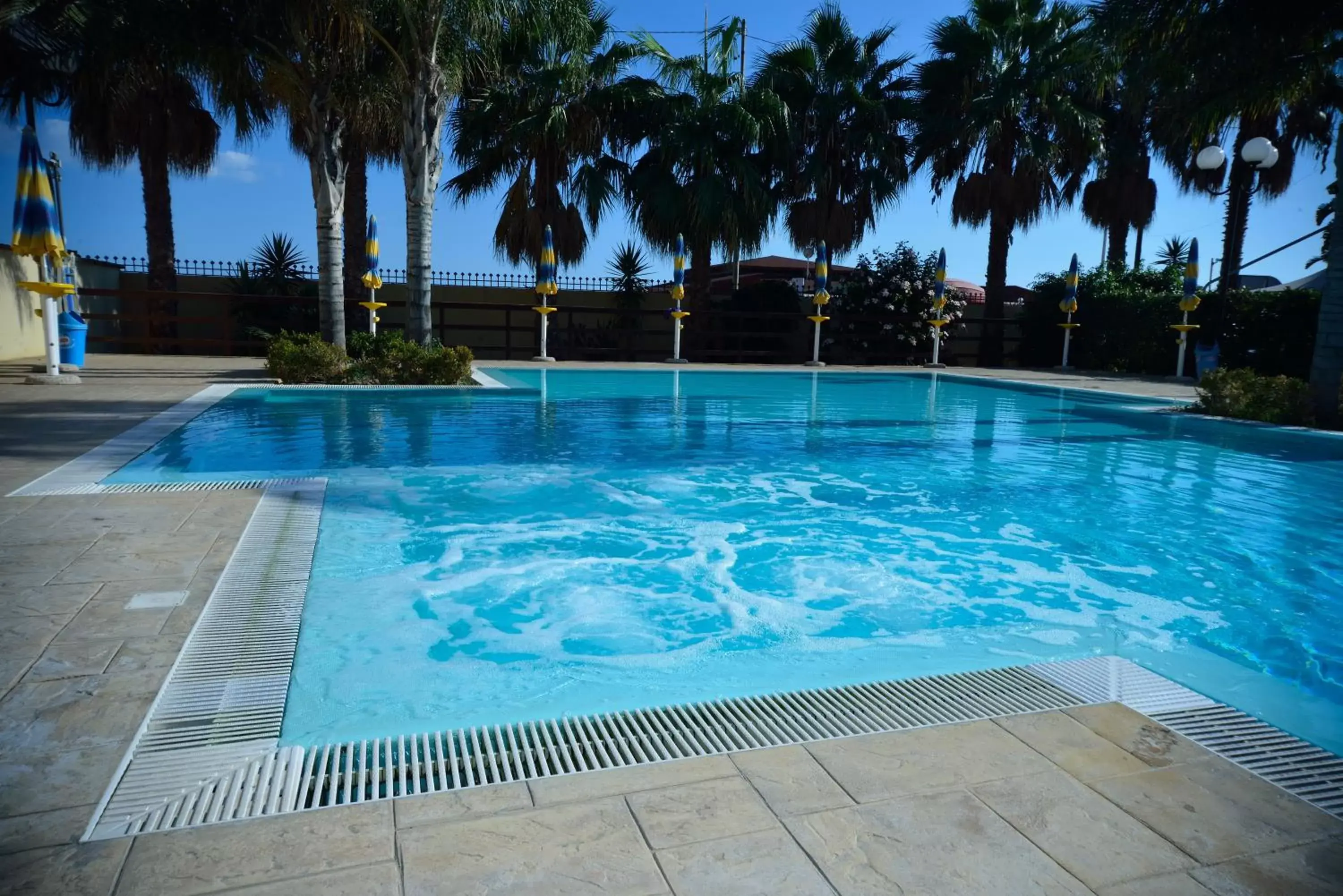 Swimming Pool in Case Vacanze Ancora