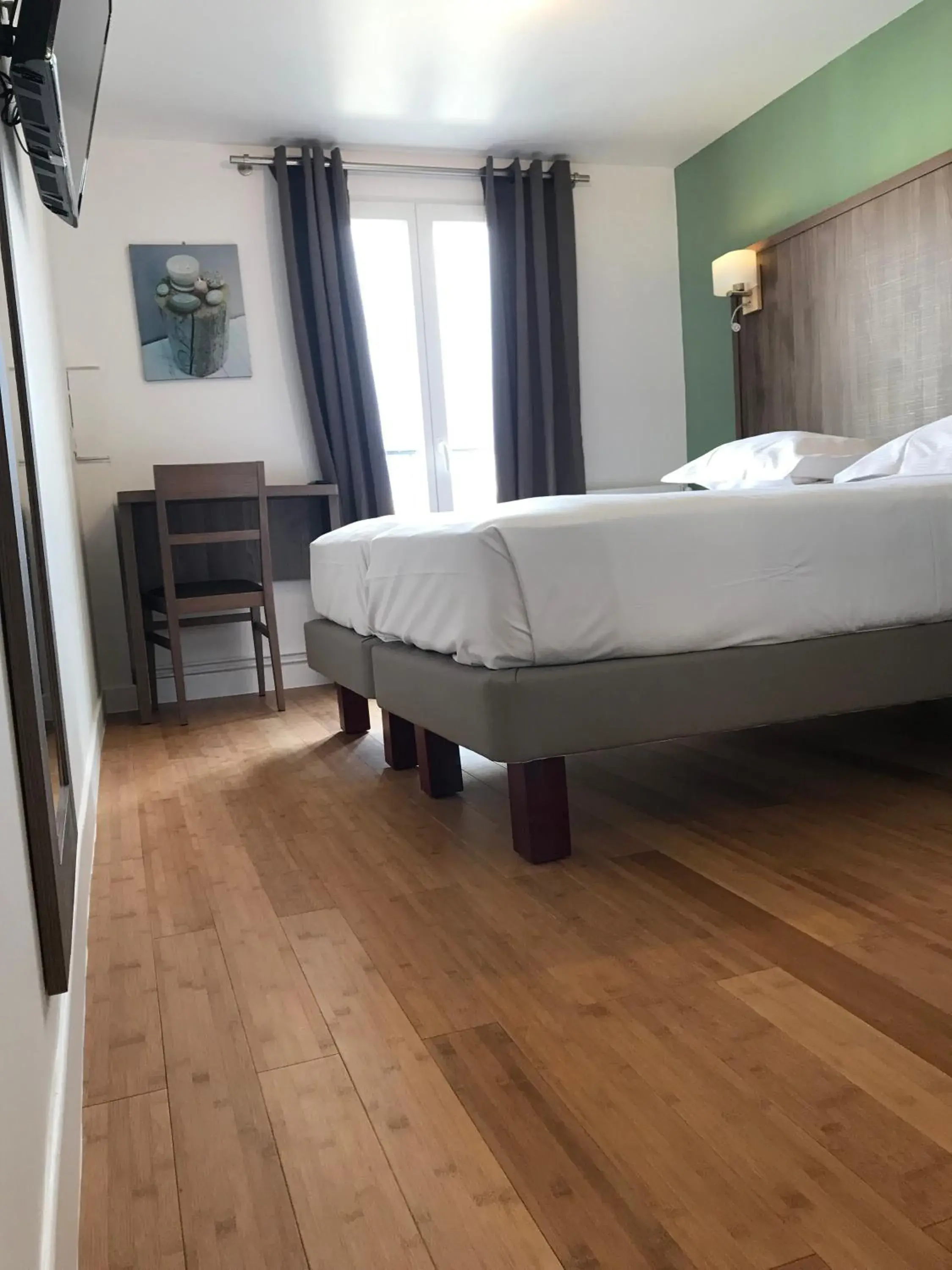 Photo of the whole room, Bed in Luxelthe