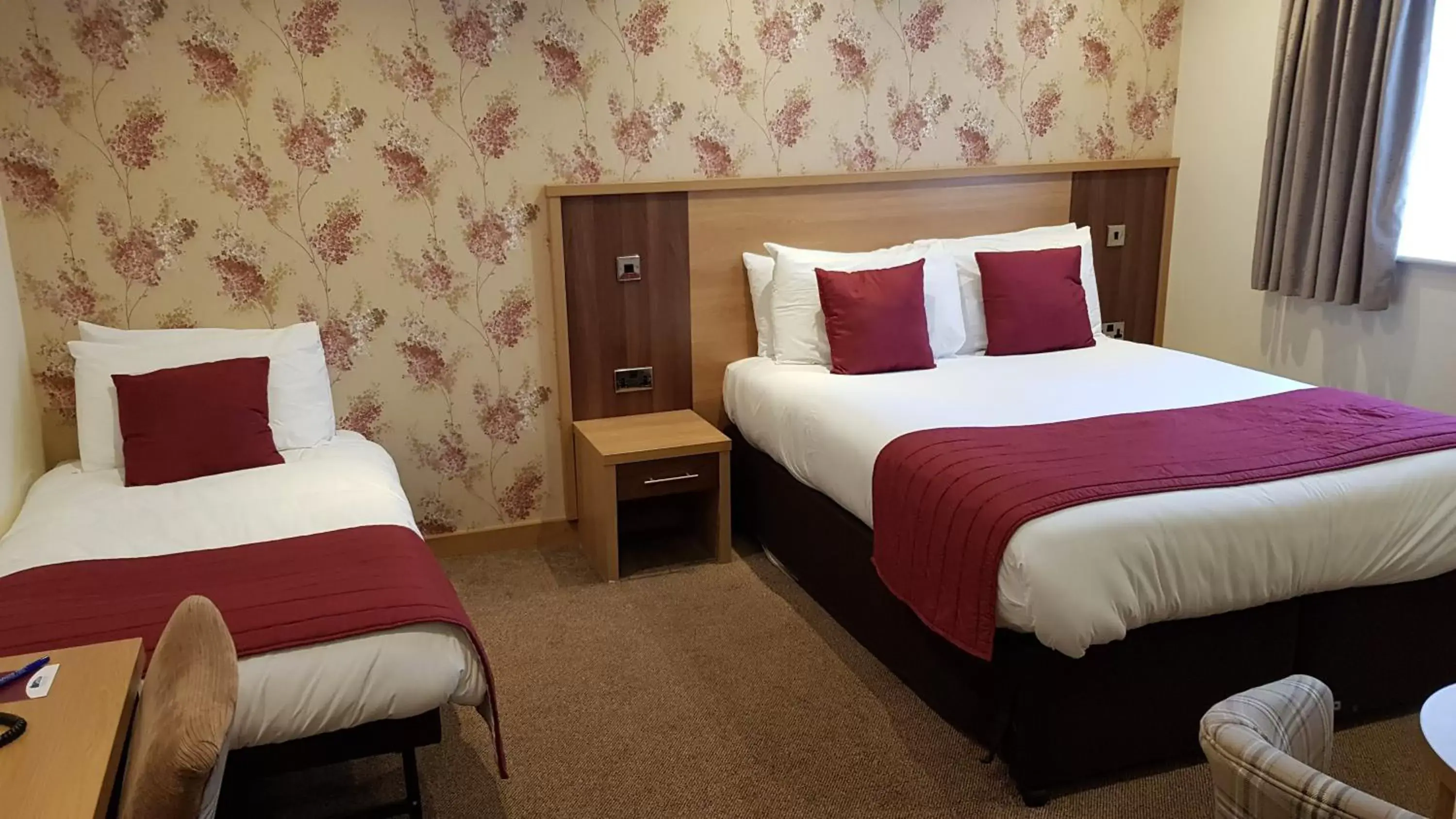 Shower, Bed in Weald of Kent Golf Course and Hotel