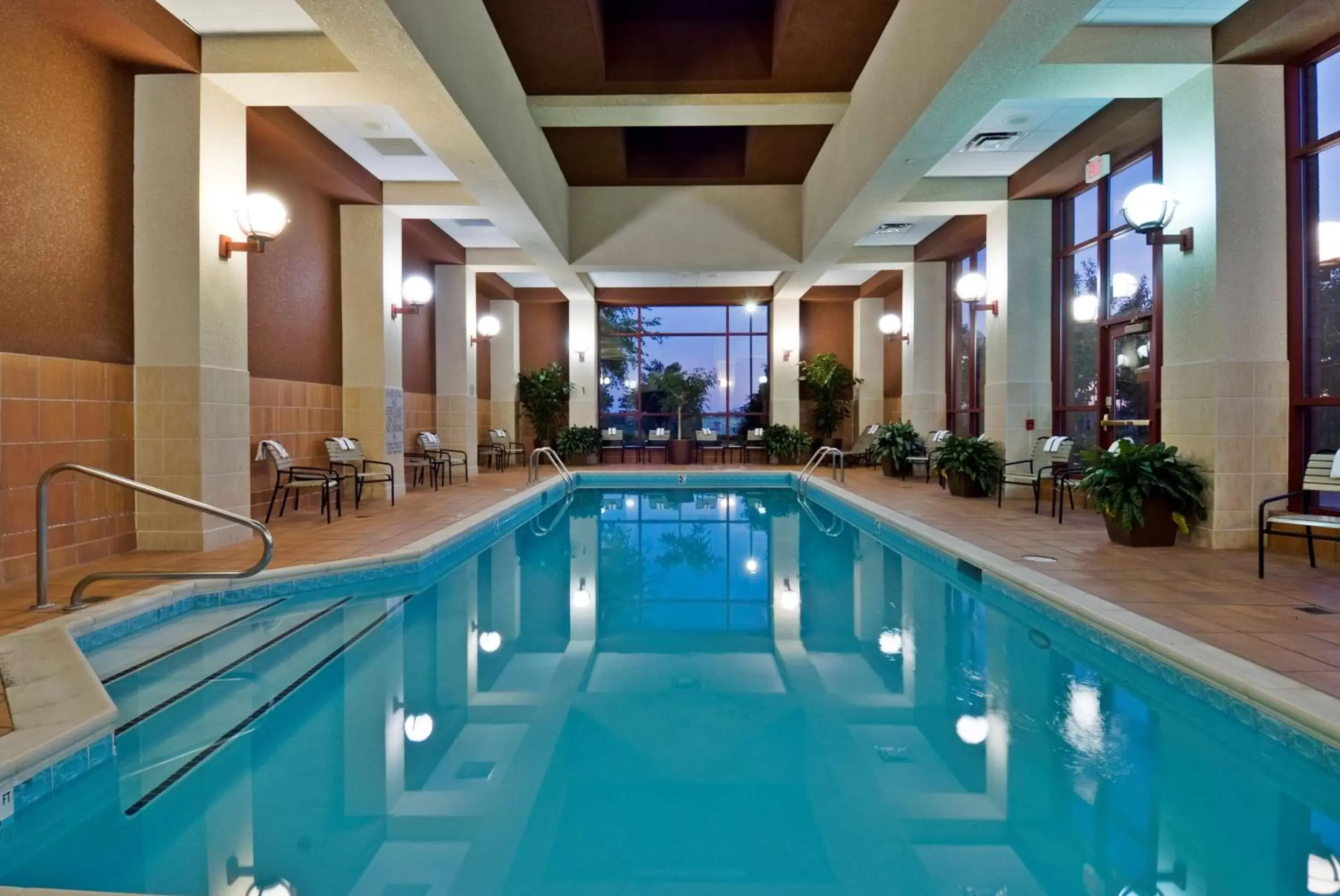 Pool view, Swimming Pool in Embassy Suites Lexington