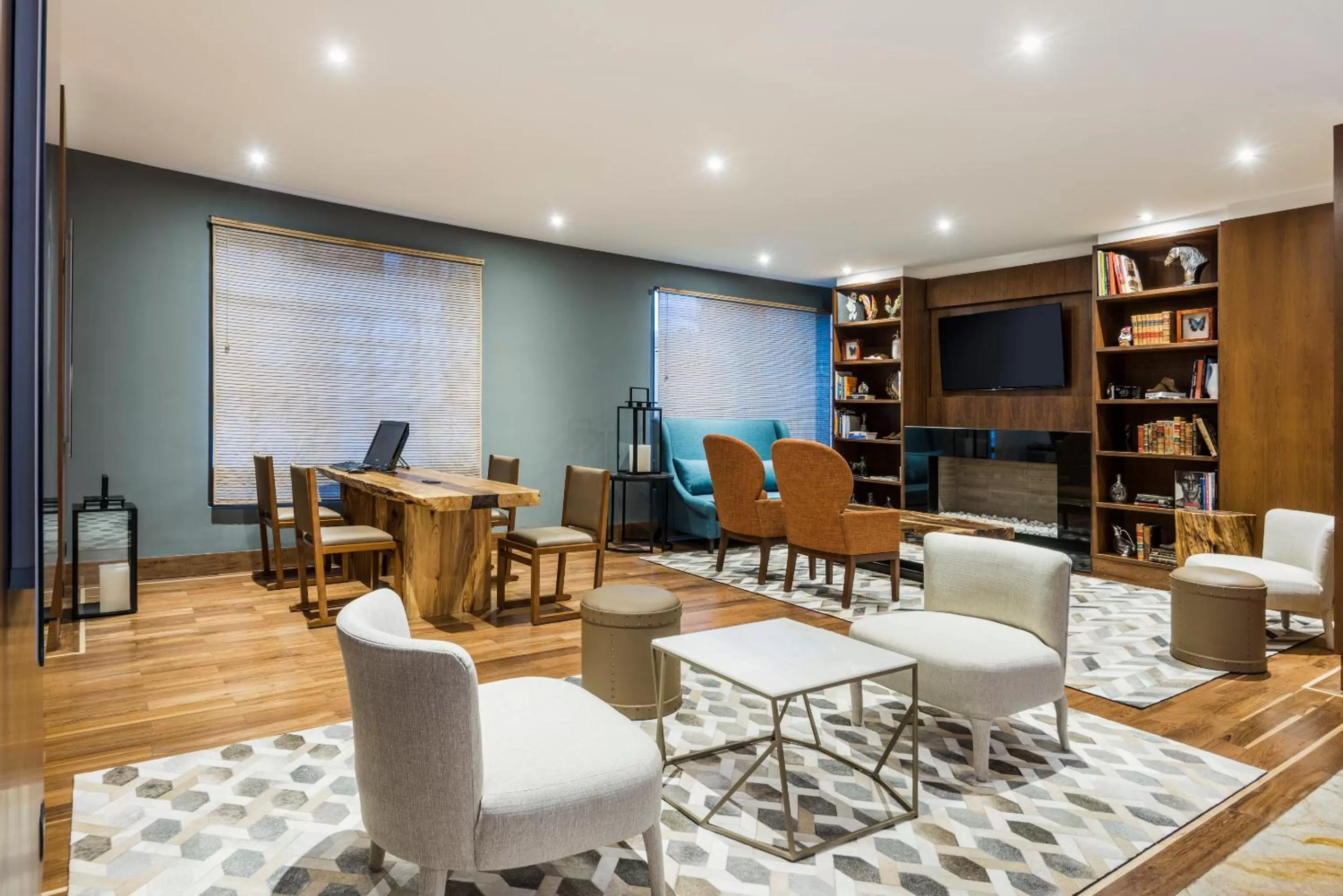 Restaurant/places to eat in Cosmos 100 Executive