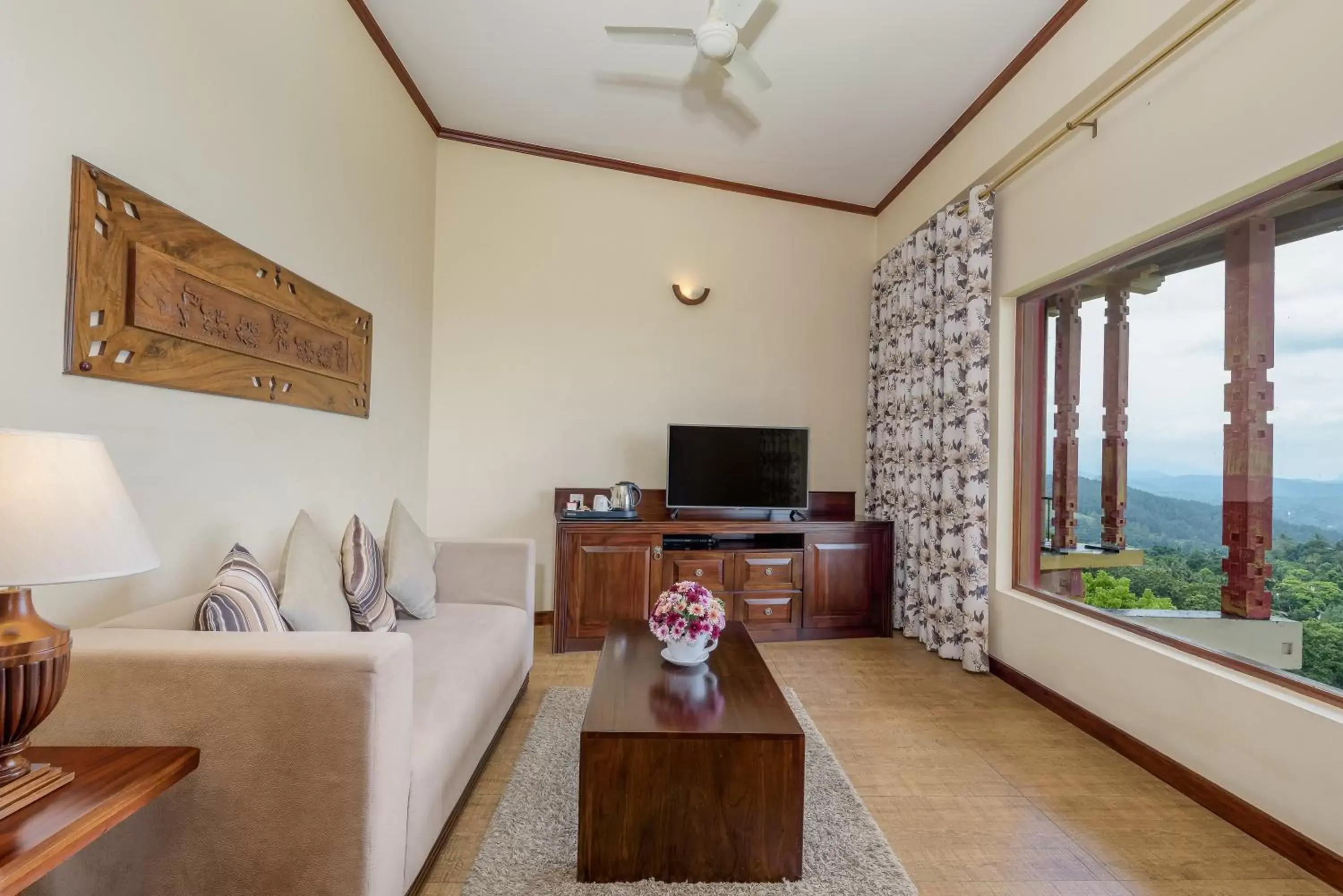 TV and multimedia, TV/Entertainment Center in Amaya Hills Kandy