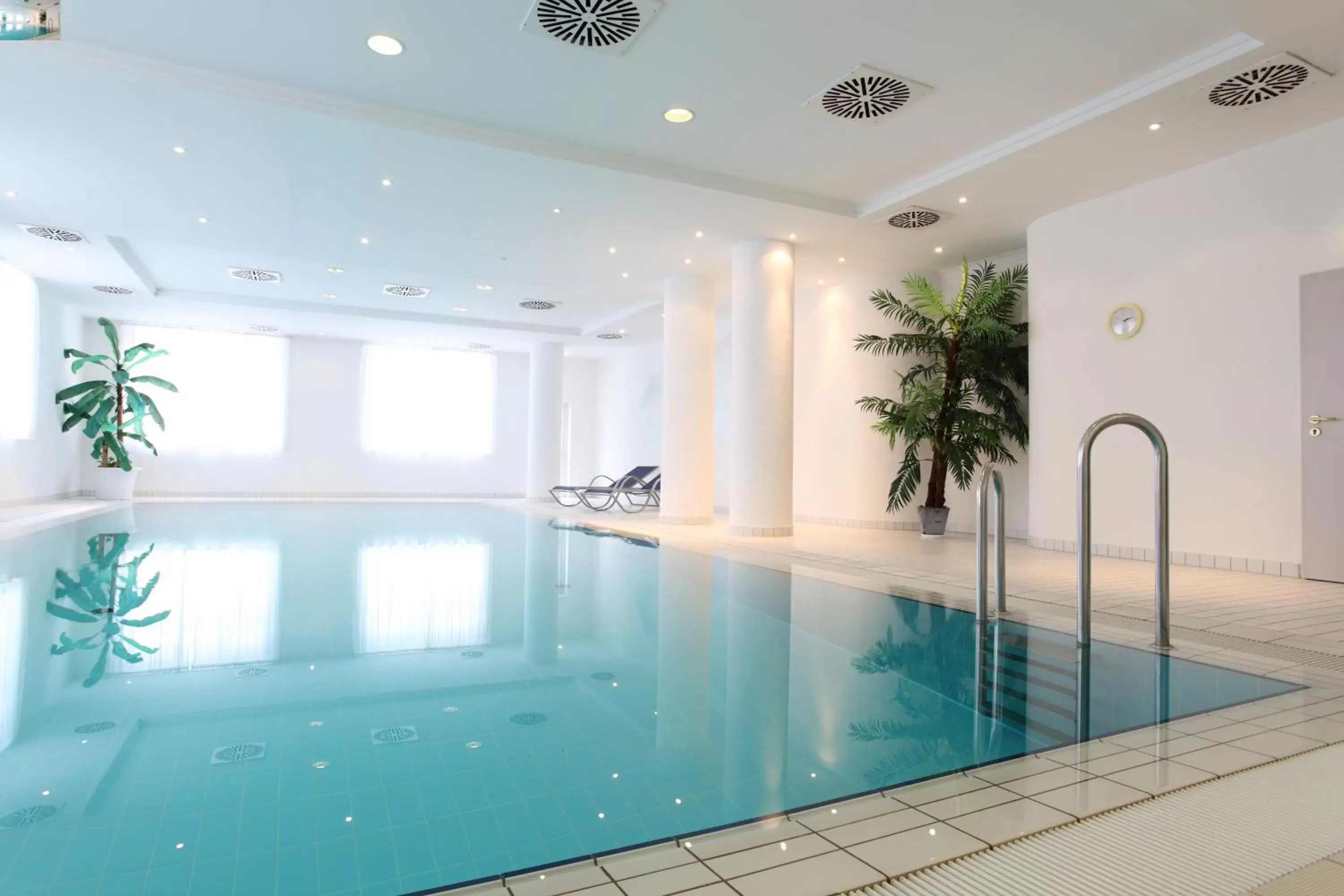 Fitness centre/facilities, Swimming Pool in Hotel Am Moosfeld