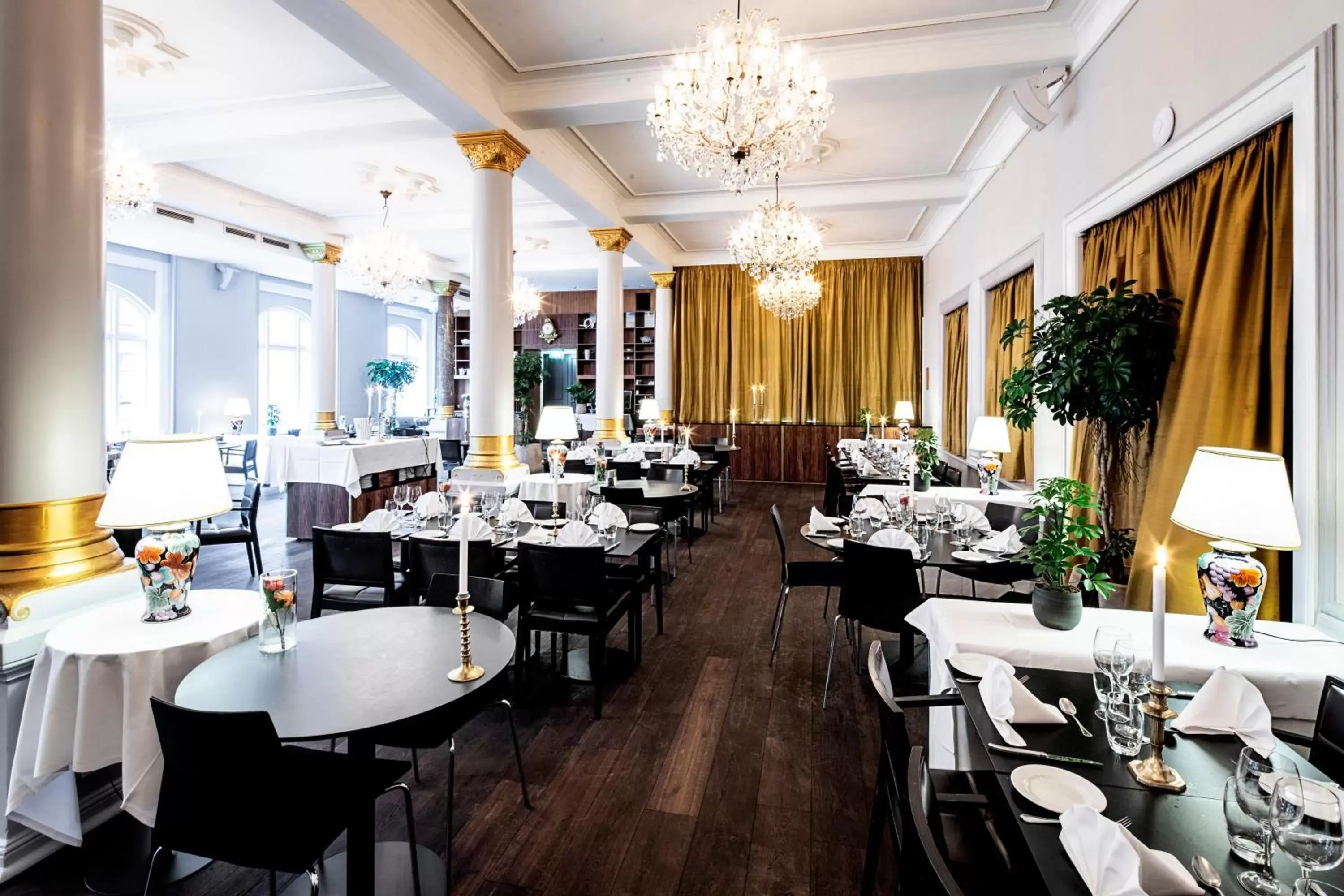 Restaurant/places to eat in First Hotel Grand Restaurant/places to eat in First Hotel Grand