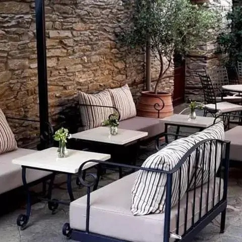 Patio in Marelia hotel