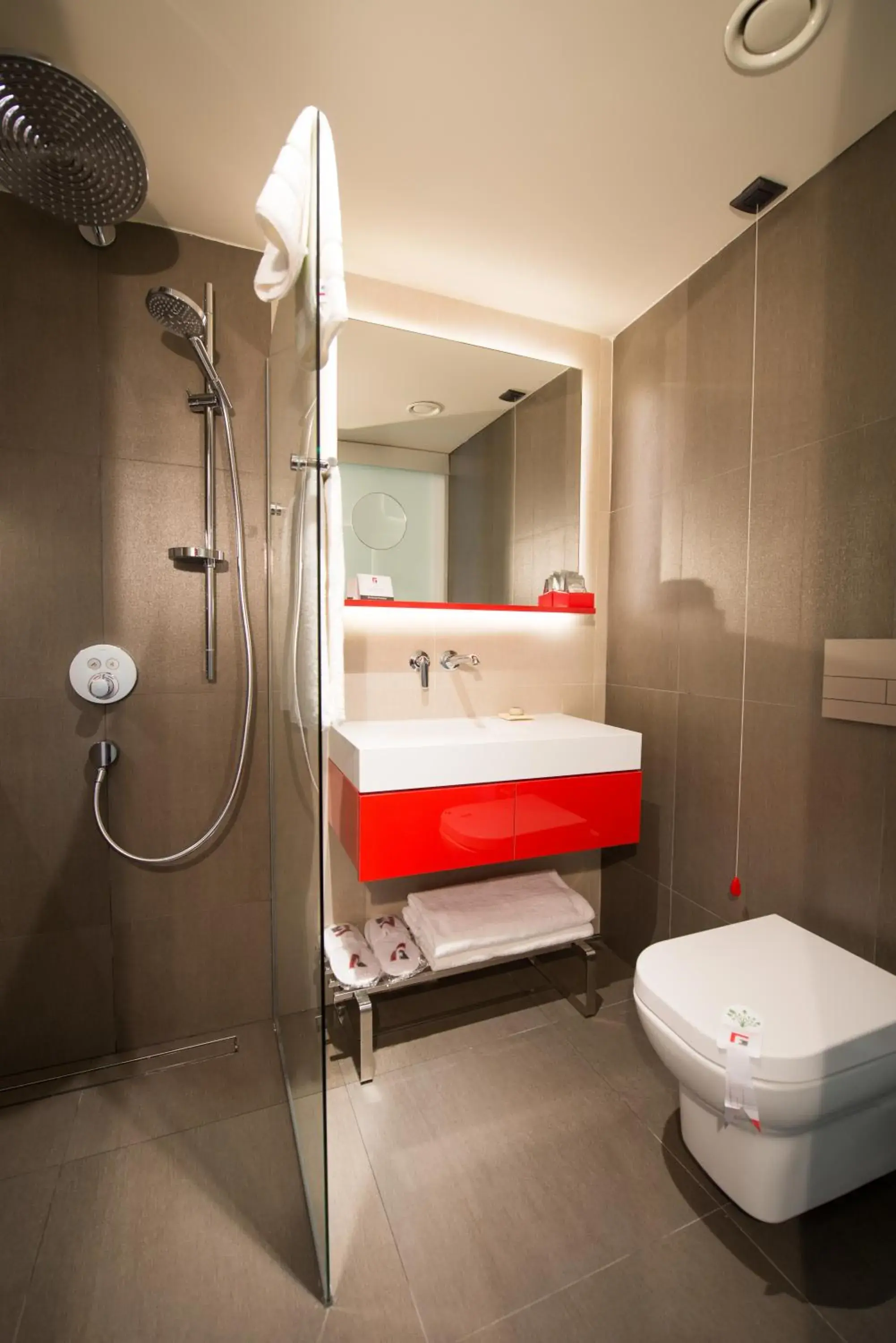 Bathroom in Favori Hotel