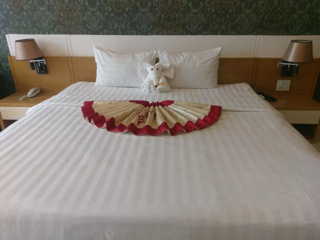 Bed in Vân Anh Luxury