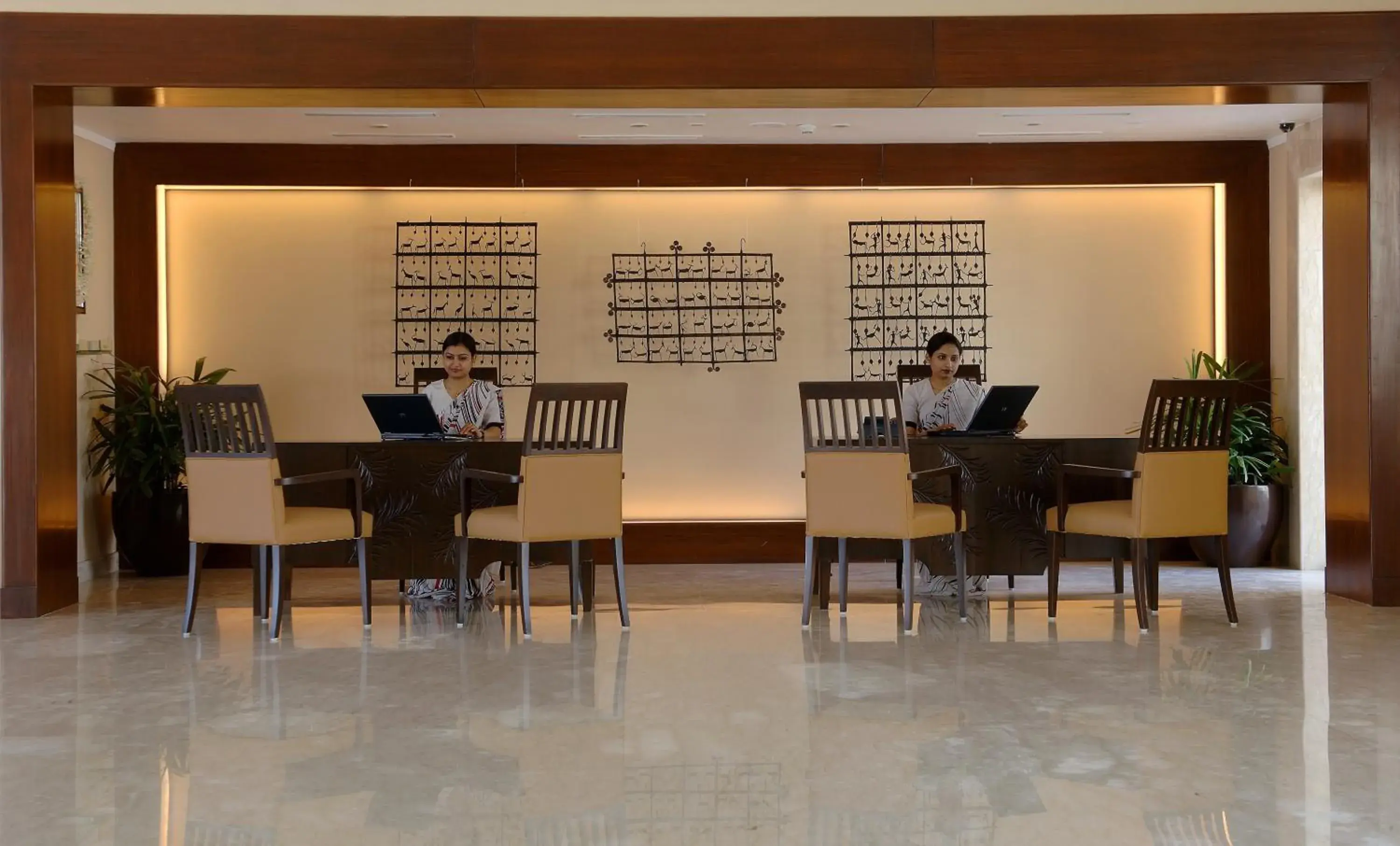 Lobby or reception, Restaurant/Places to Eat in The Lalit Temple View Khajuraho