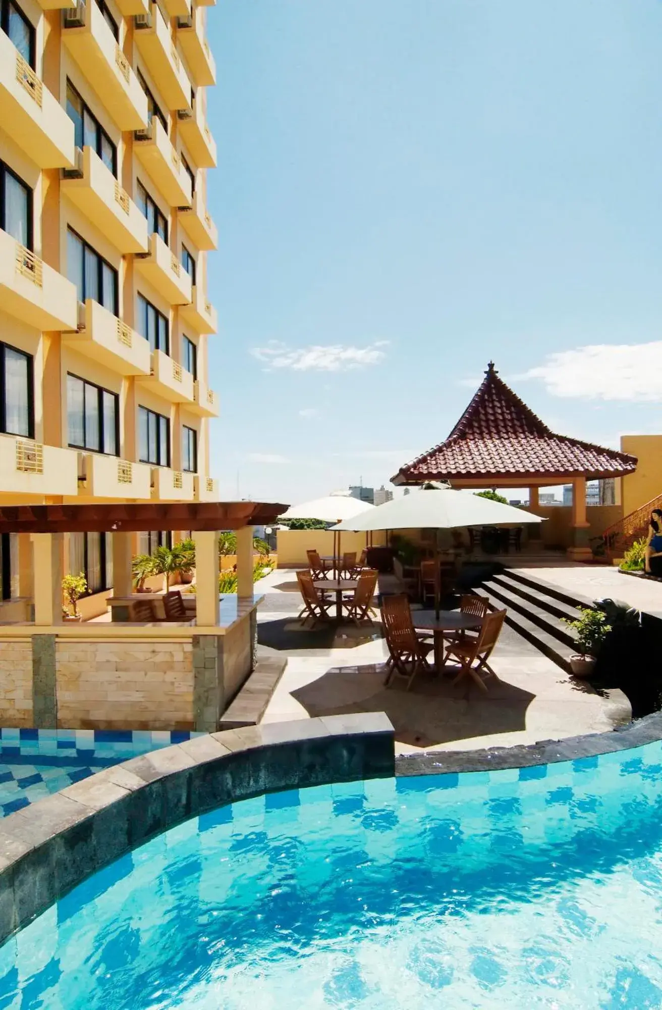 Facade/entrance, Swimming Pool in Pandanaran Hotel