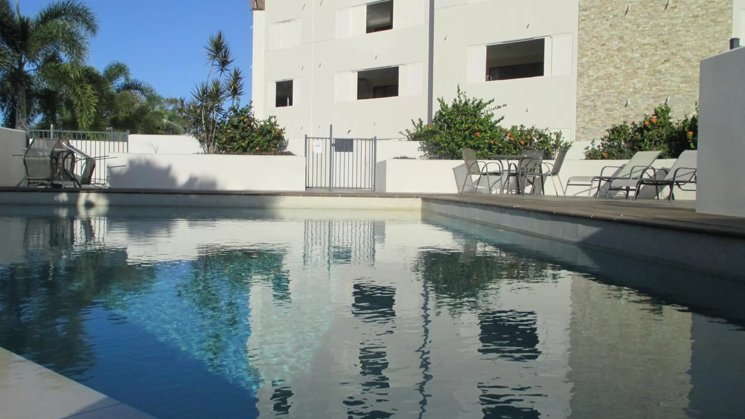 Swimming Pool in Edge Apartments Cairns