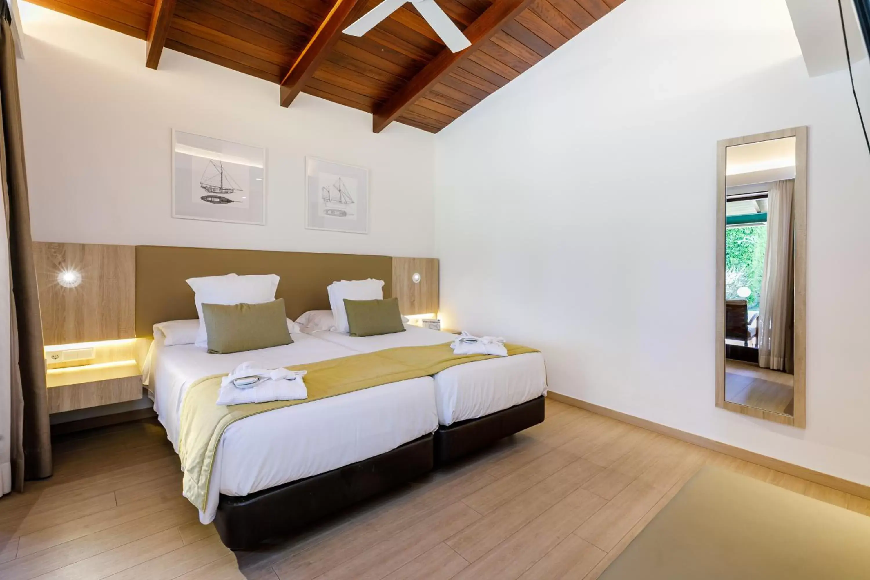 Bedroom, Bed in PortBlue Club Pollentia Resort & Spa