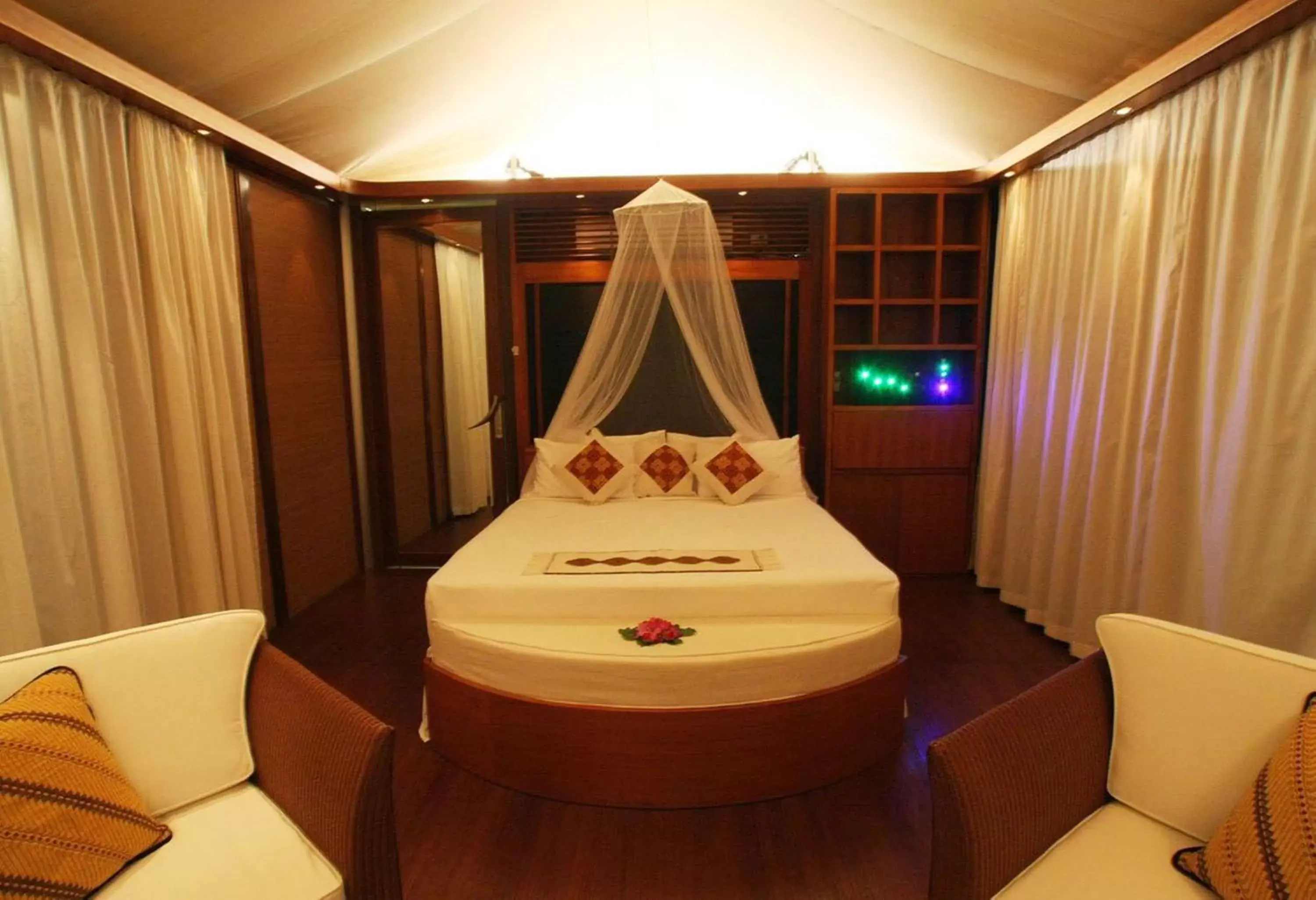 Bed in The Fiji Orchid Bed in The Fiji Orchid