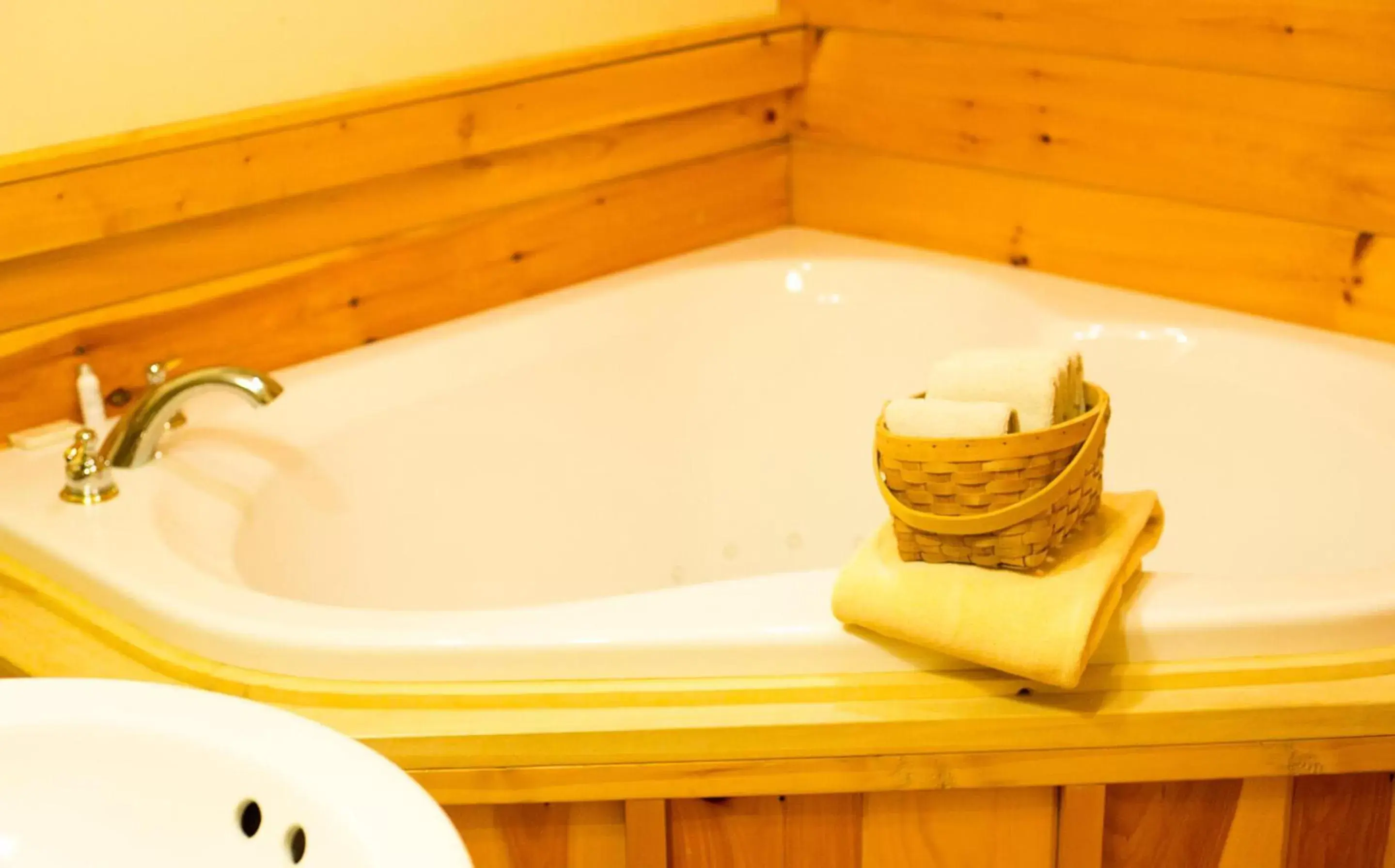 Bathroom in Blessing Lodge by Amish Country Lodging