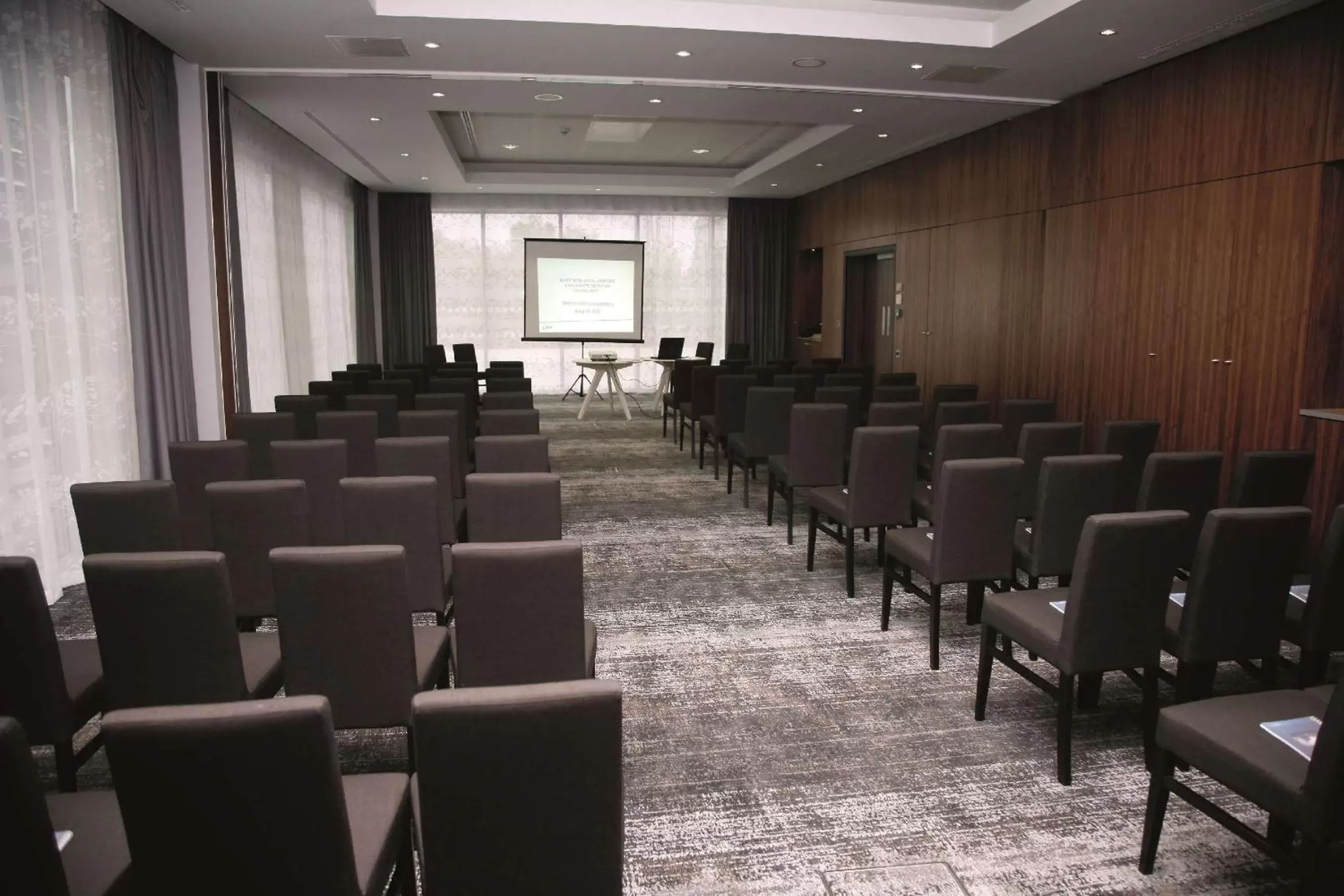 Meeting/conference room in Radisson Blu Hotel East Midlands Airport