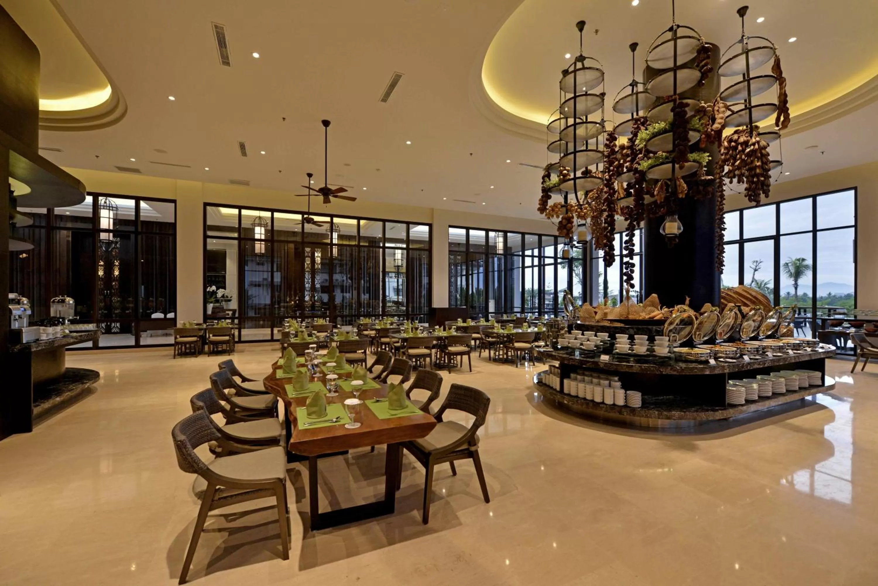 Restaurant/places to eat in Lombok Astoria Hotel