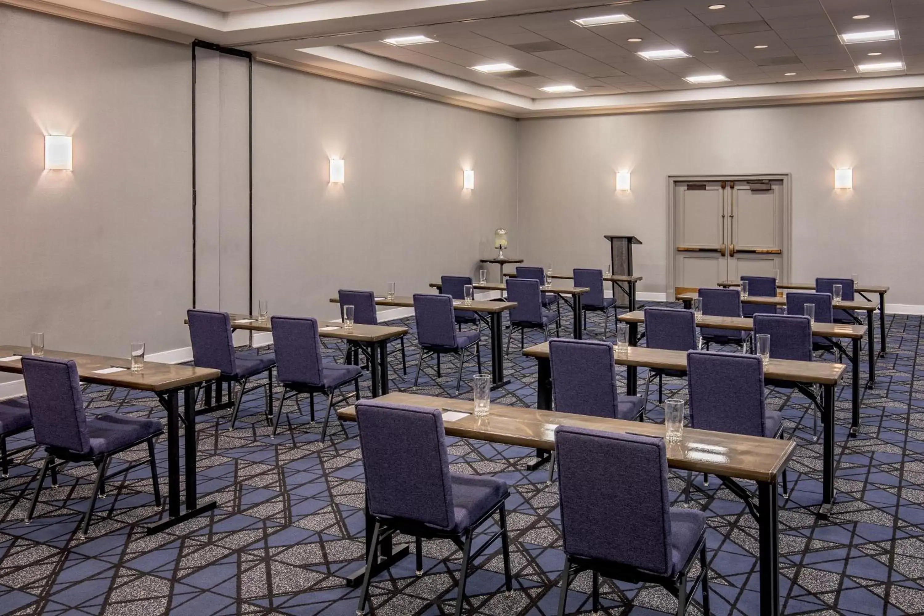 Meeting/conference room in Courtyard by Marriott Boston Billerica Bedford