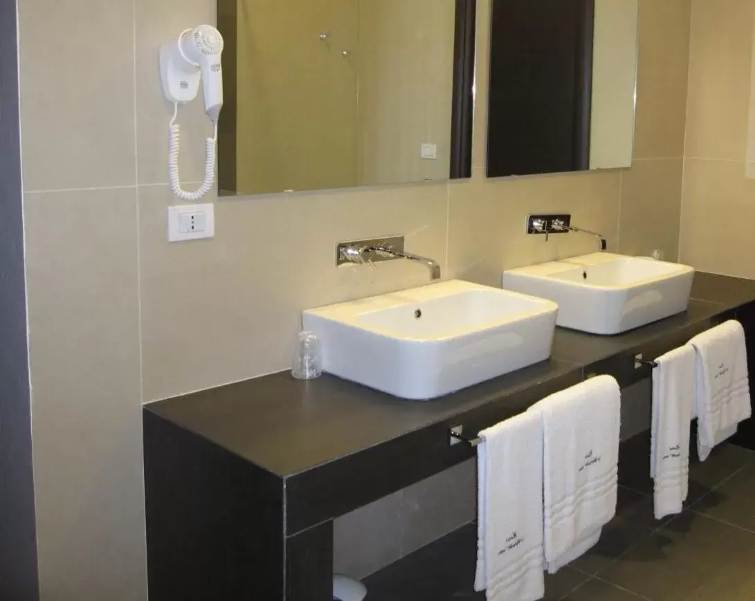 Toilet, Bathroom in Napolit'amo Hotel Medina