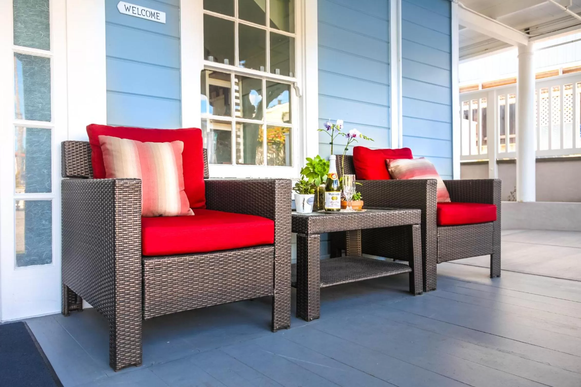 Seating area in Ocean Echo Inn & Beach Cottages
