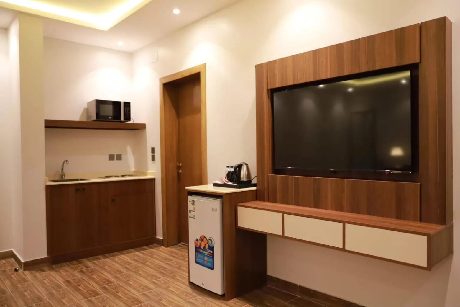 TV and multimedia in Tulip View Hotel