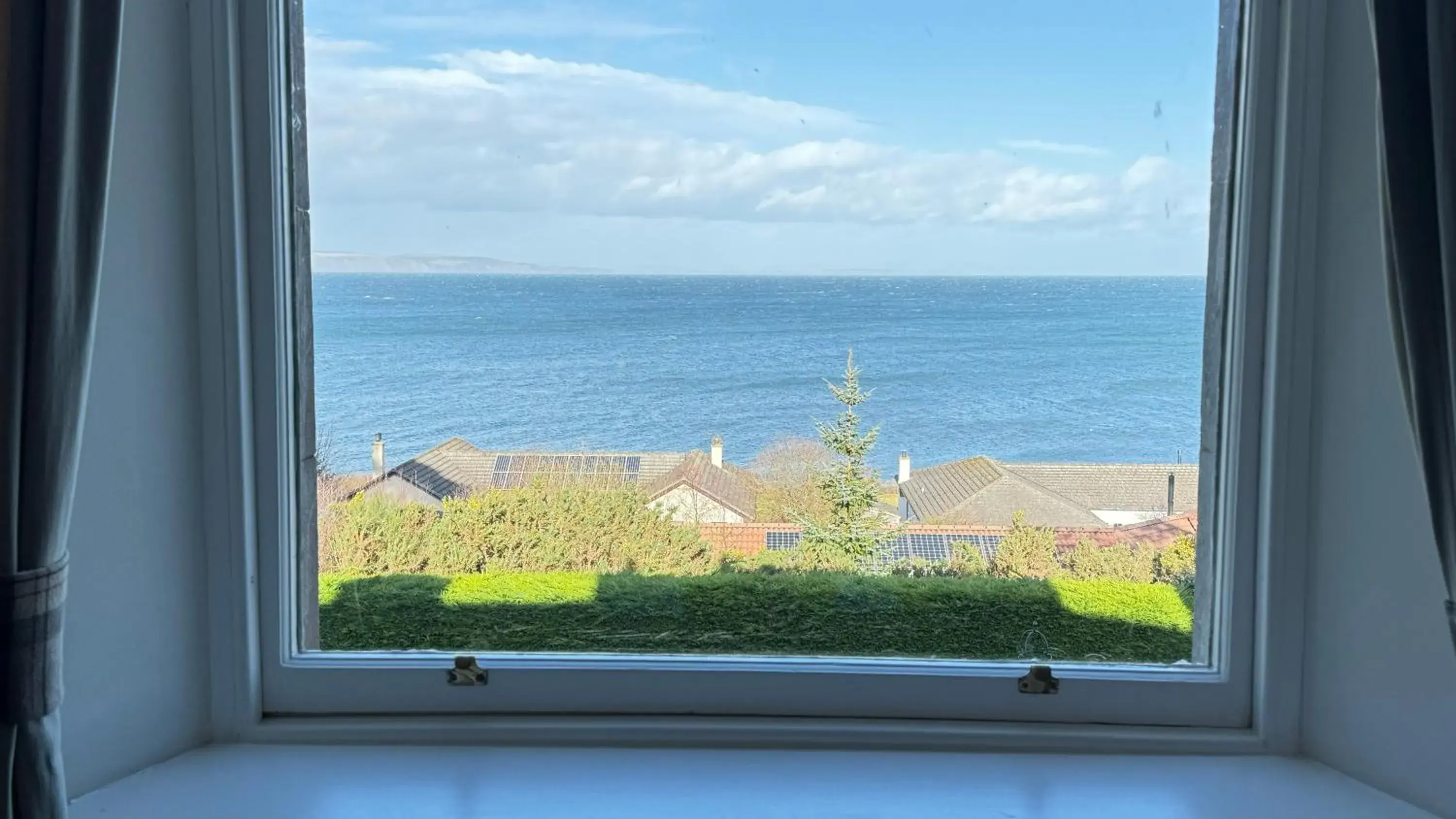 Property building, Sea View in Invernairne Guest House