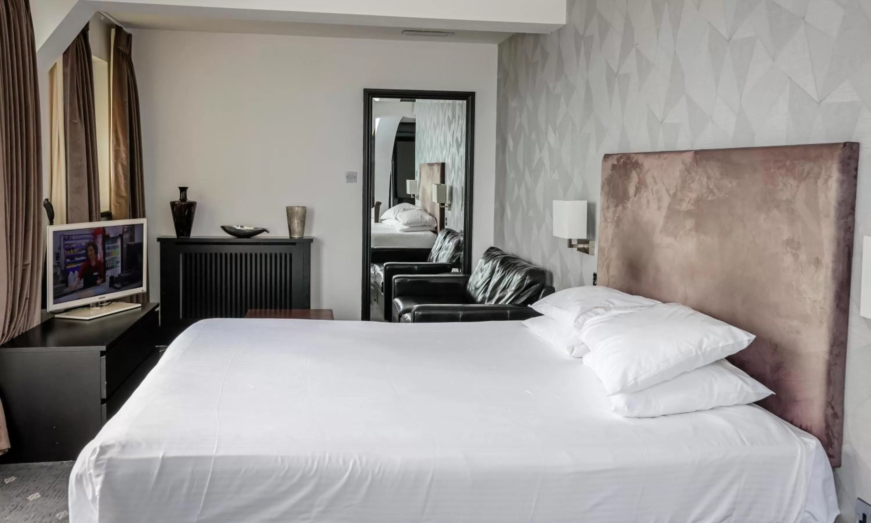 Bed in Suncliff Hotel - OCEANA COLLECTION