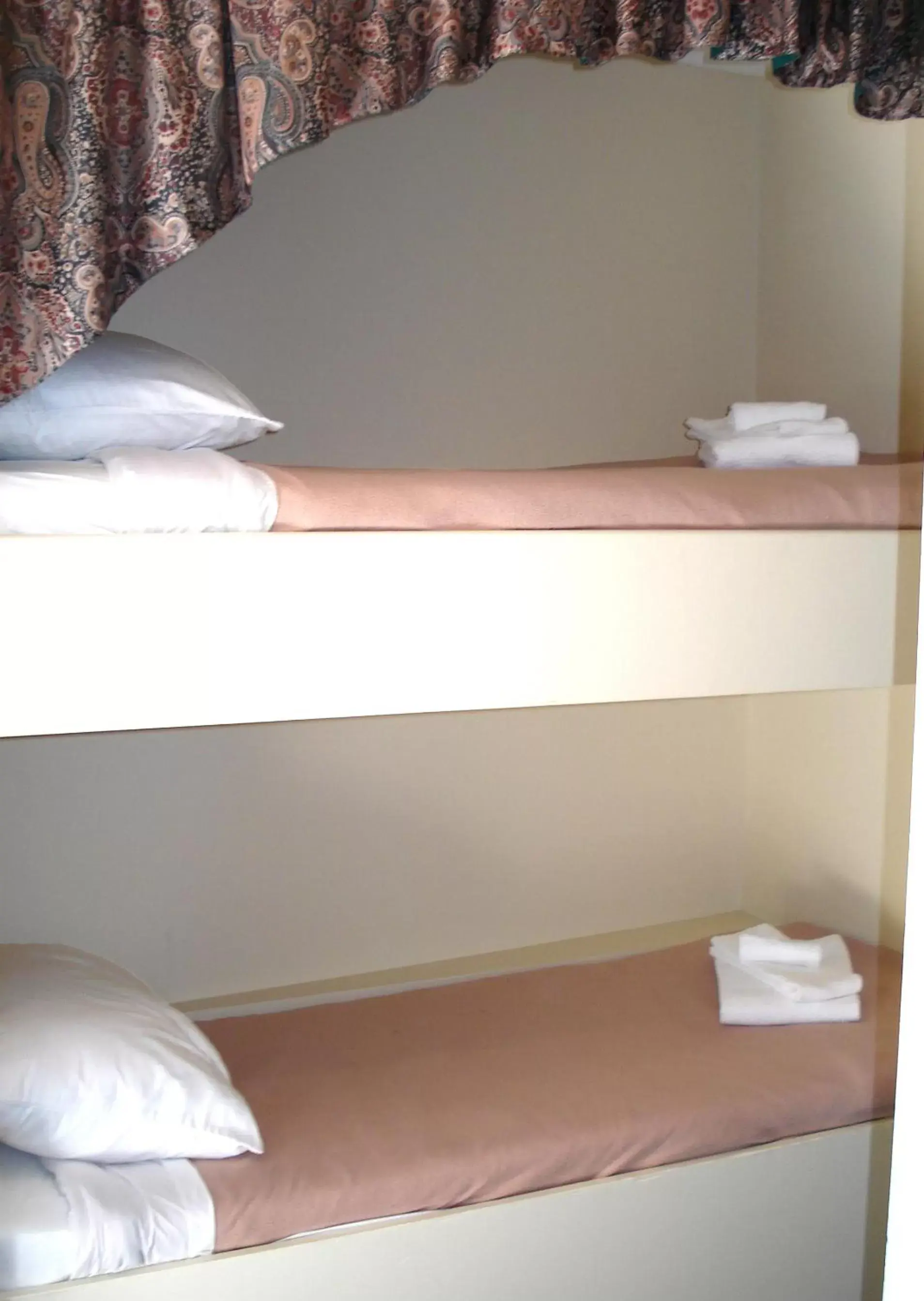 Bed, Bunk Bed in Motel Tyrol