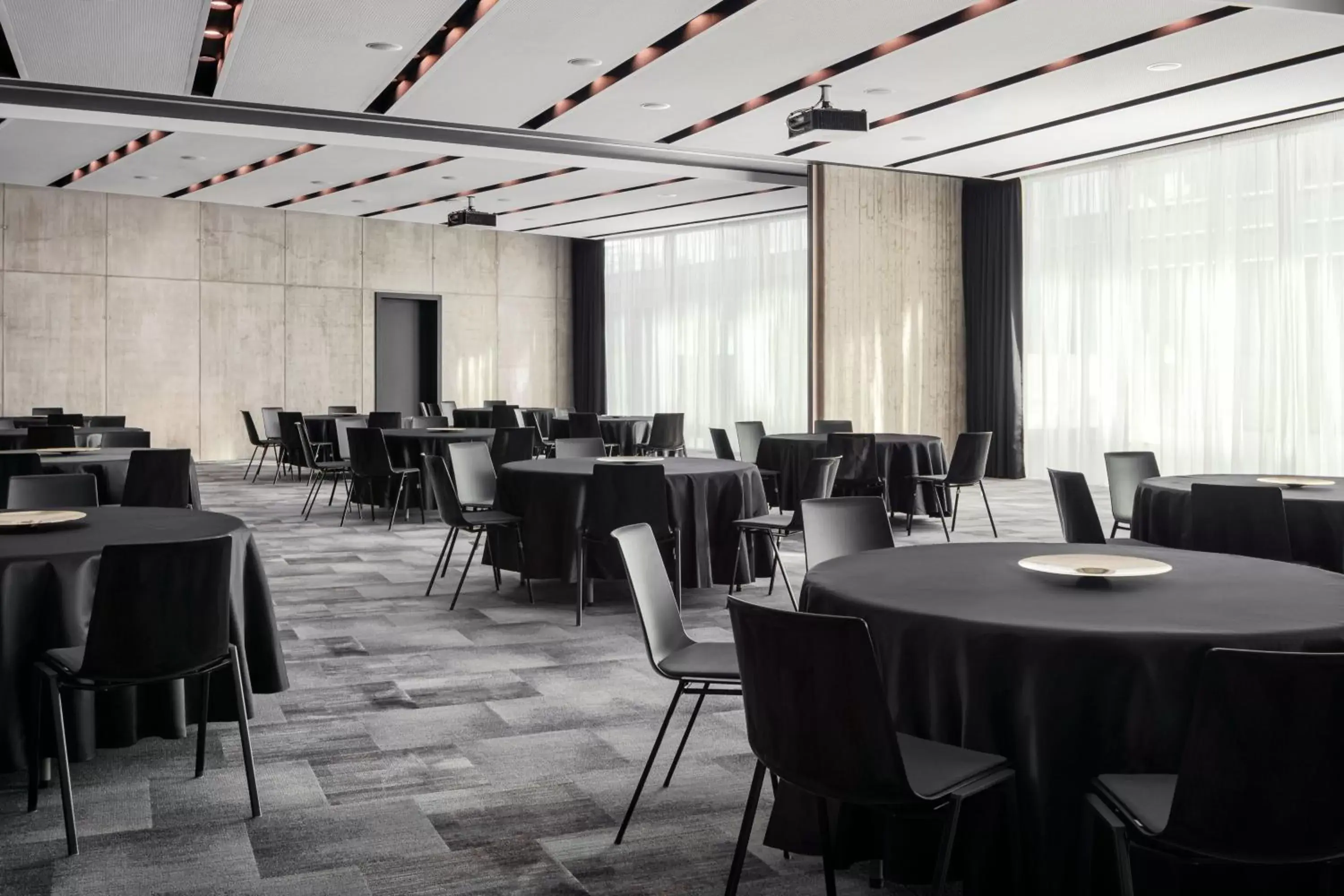 Meeting/conference room, Restaurant/Places to Eat in STAGES HOTEL Prague, a Tribute Portfolio Hotel