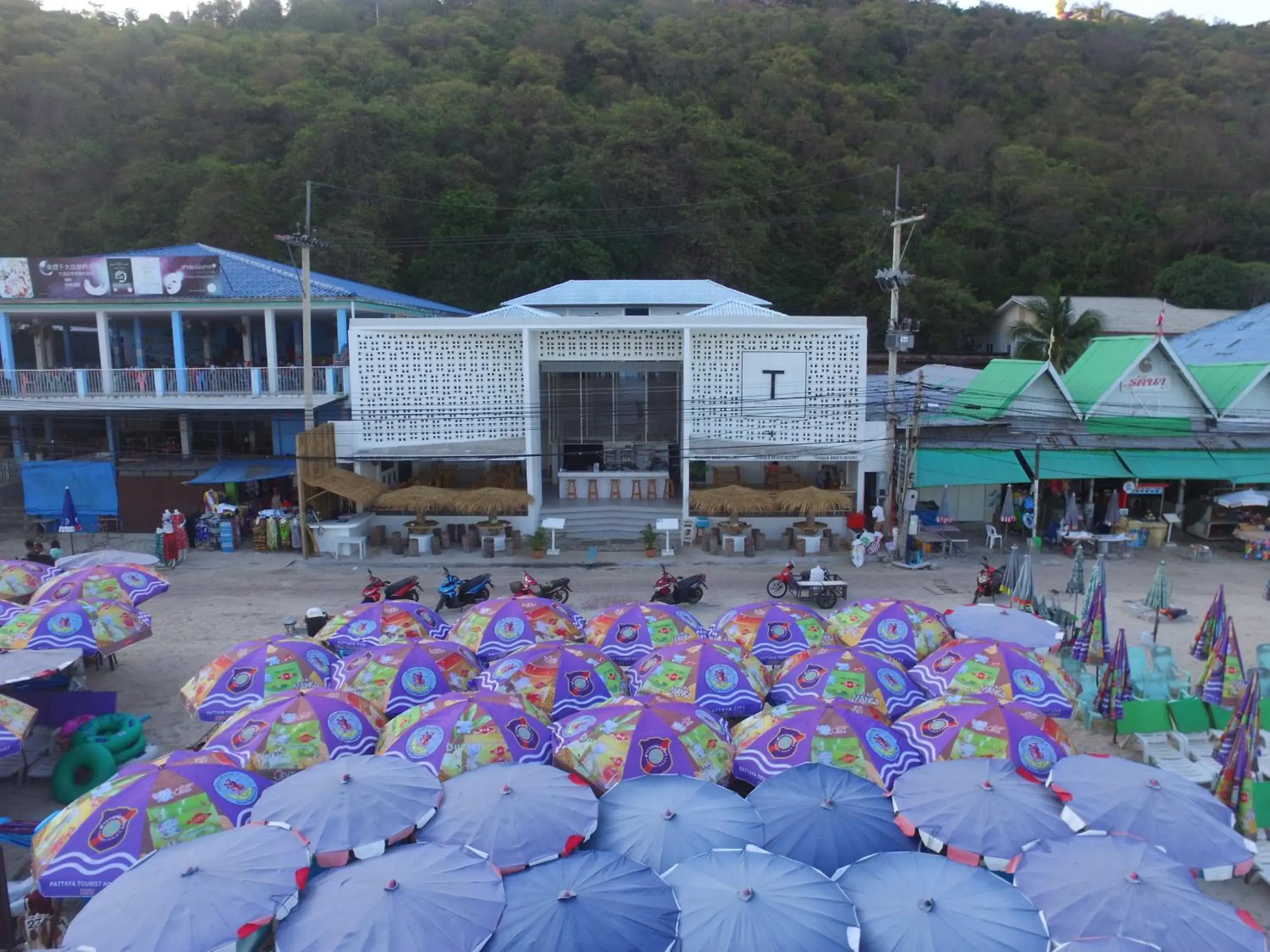 Tawaen Beach Resort