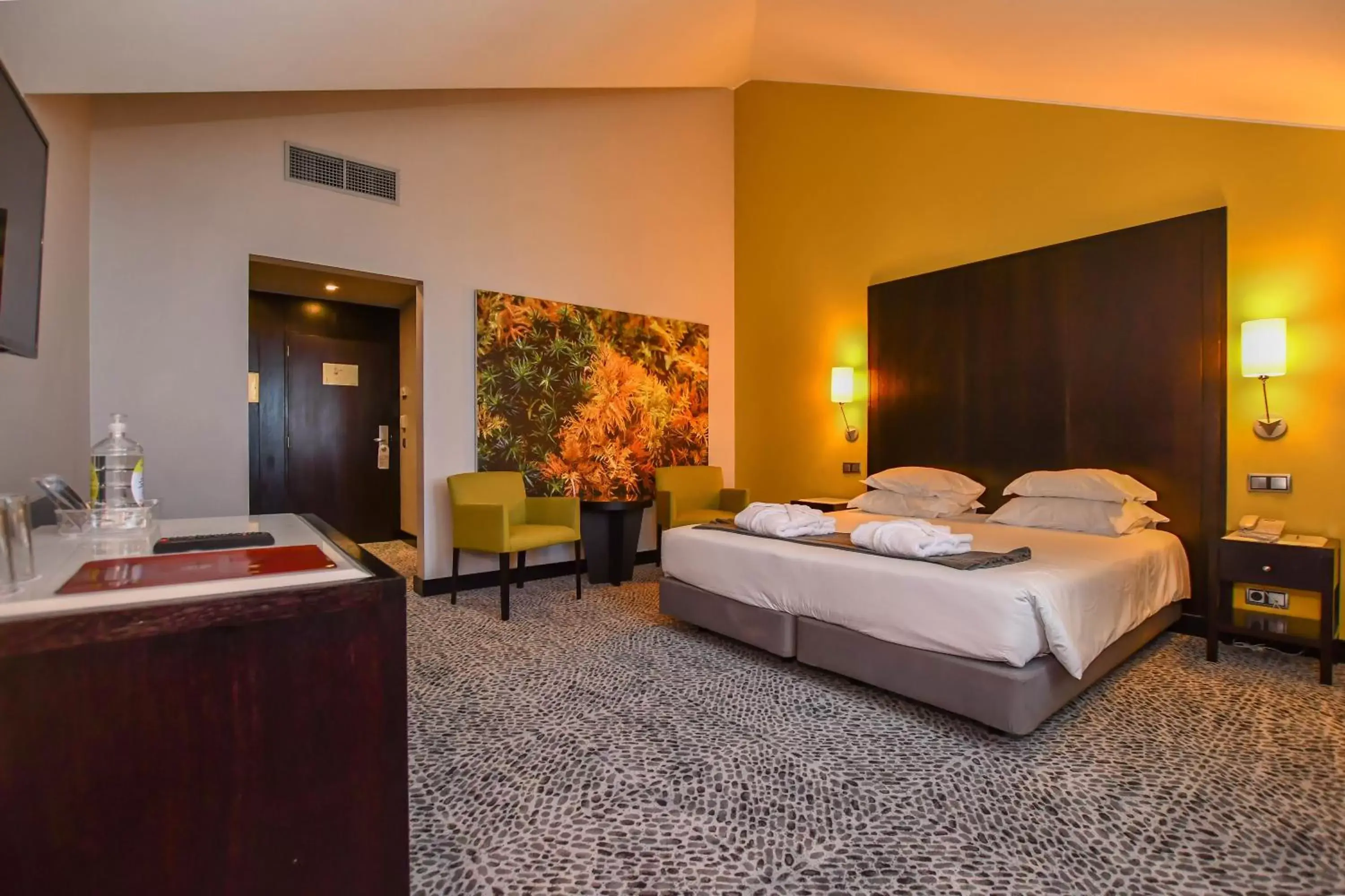 Photo of the whole room, Bed in Quinta Mirabela - Design Hotel Photo of the whole room, Bed in Quinta Mirabela - Design Hotel