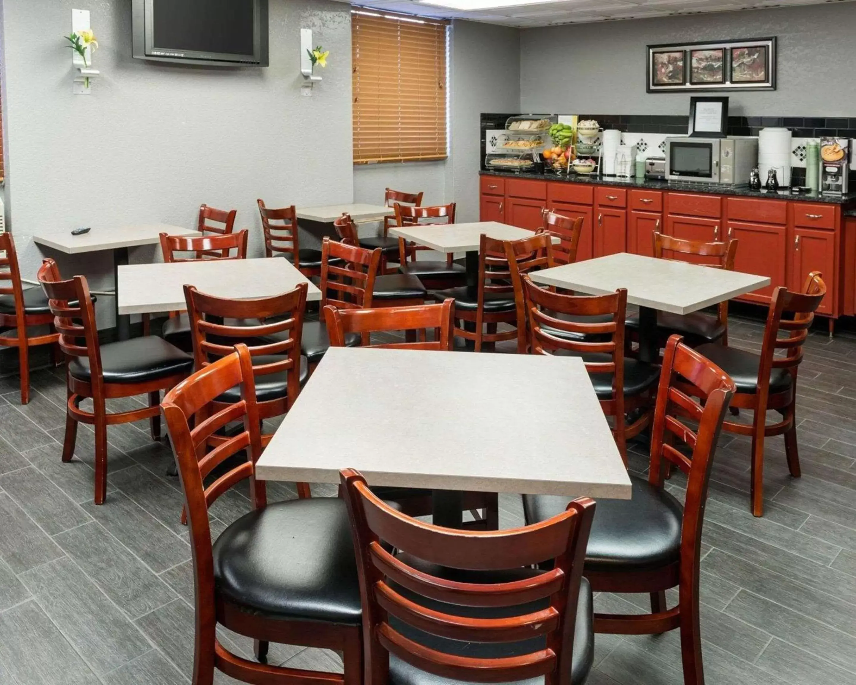 Restaurant/places to eat in Quality Inn Restaurant/places to eat in Quality Inn