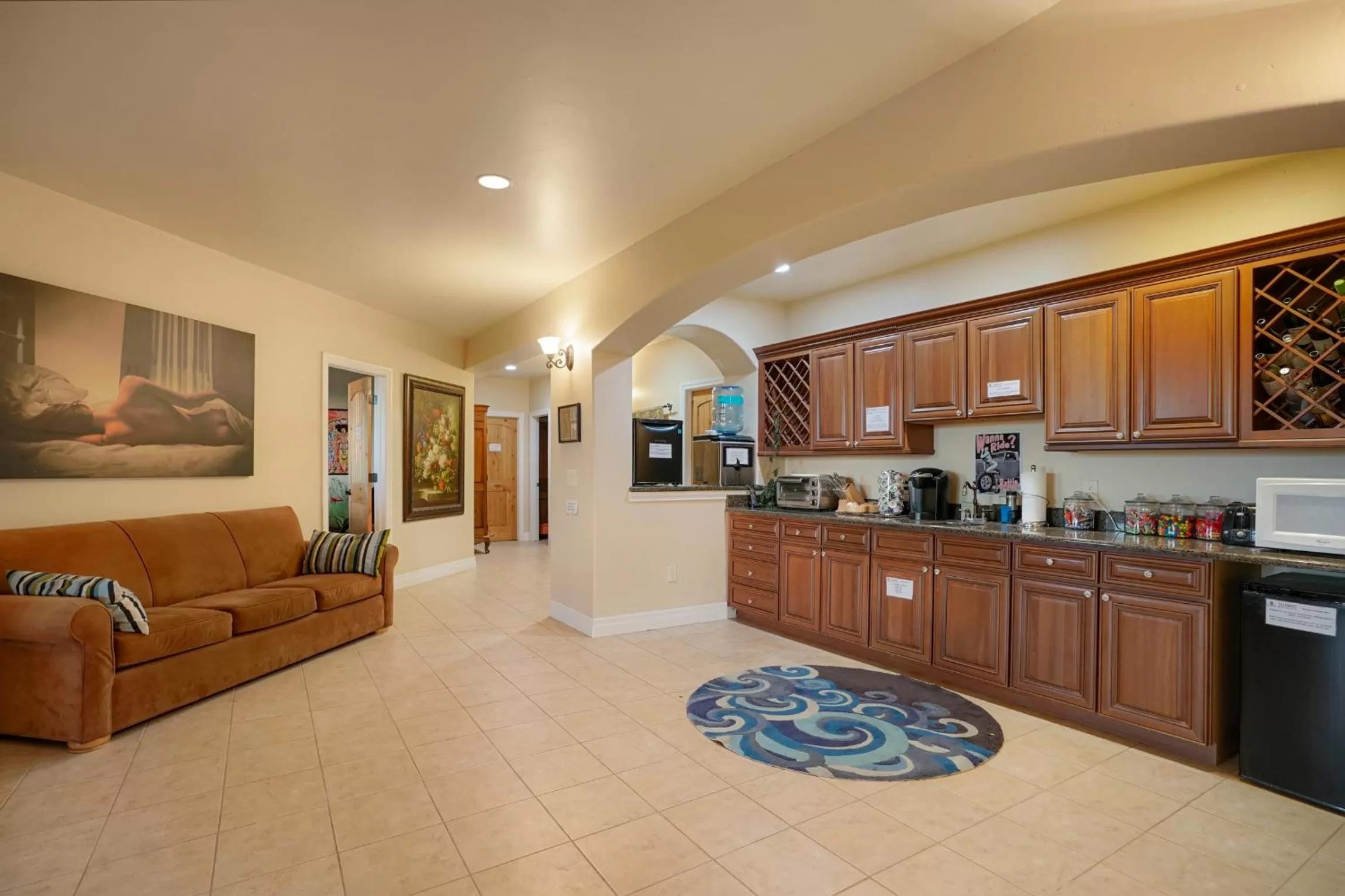 Coffee/tea facilities, Kitchen/Kitchenette in Summit Villa BnB