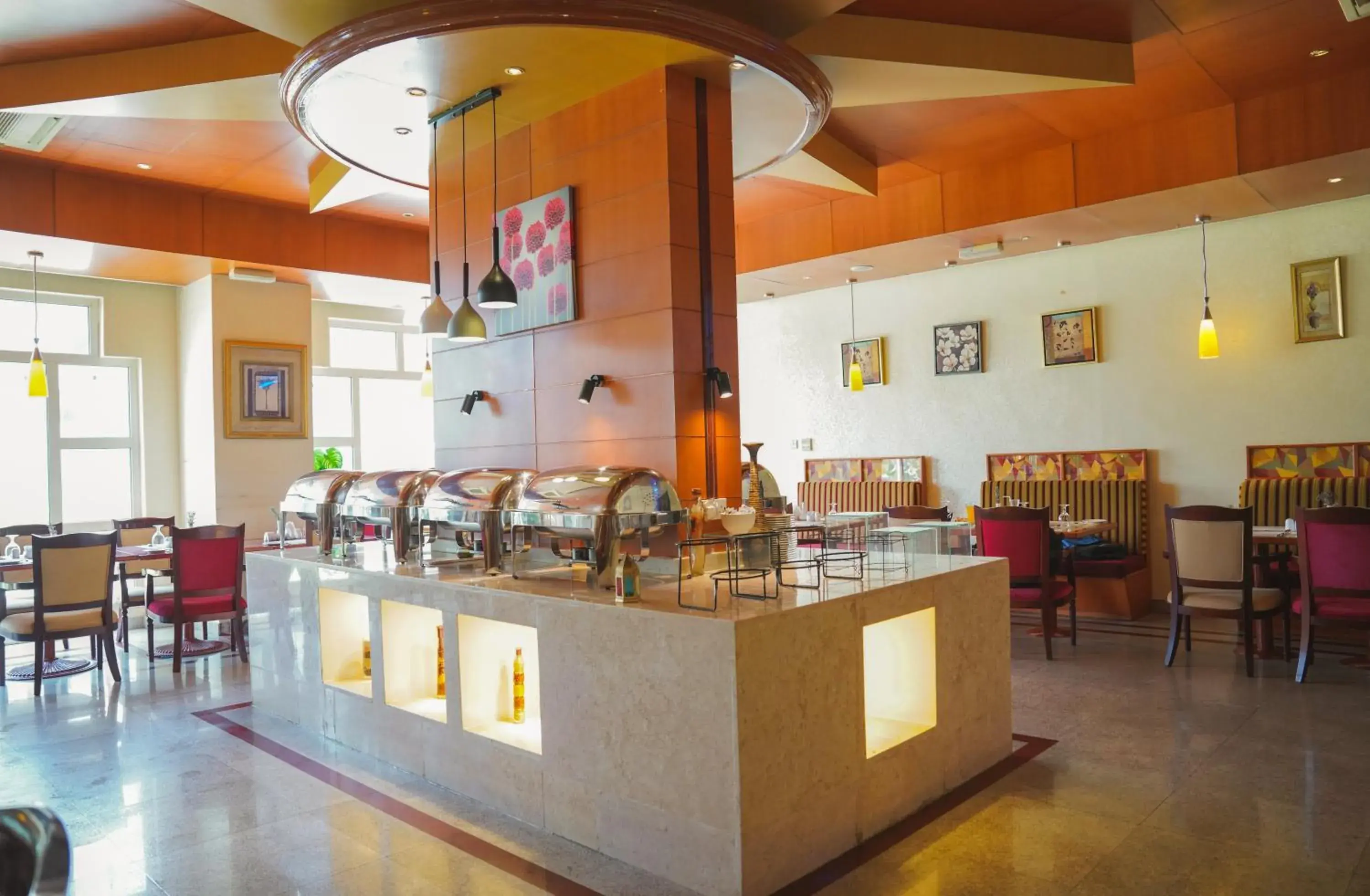 Restaurant/Places to Eat in Safeer International Hotel