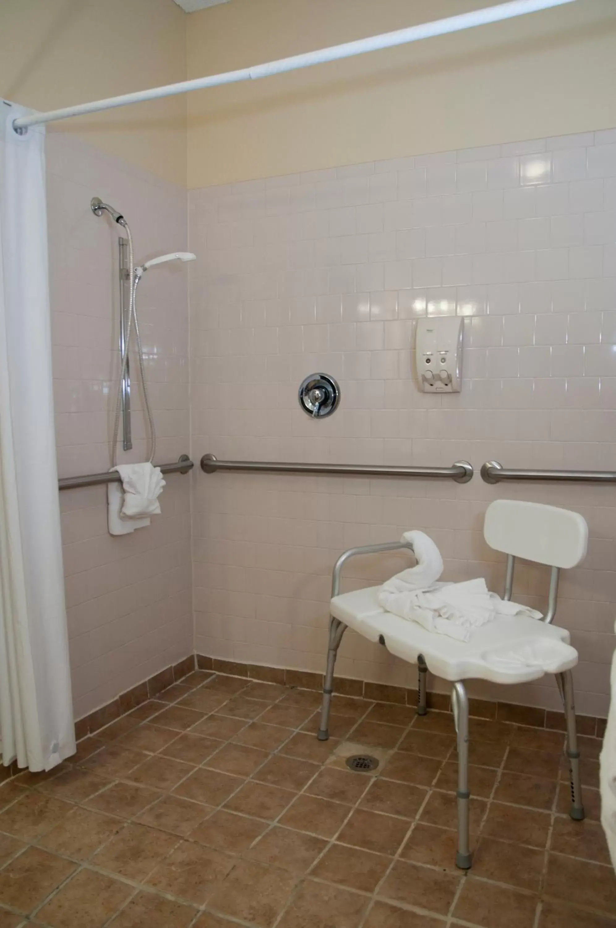 Bathroom in The Stone Castle Hotel & Conference Center