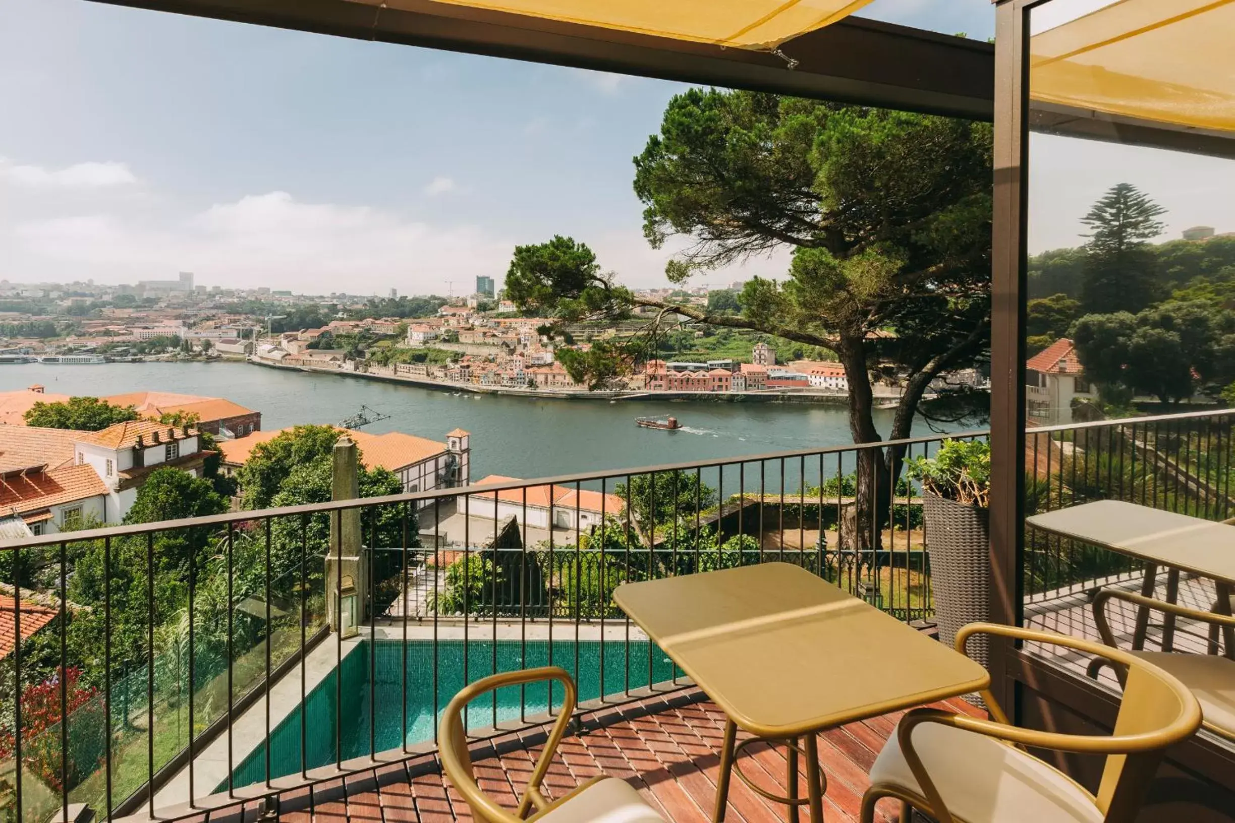 View (from property/room), Balcony/Terrace in Torel Avantgarde